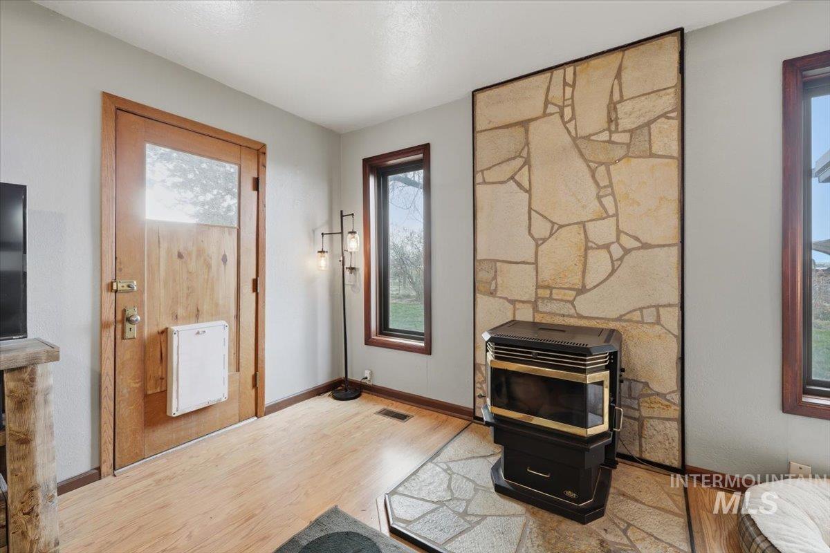 775 N Cow Horse Dr., Kuna, Idaho 83634, 3 Bedrooms, 2.5 Bathrooms, Residential For Sale, Price $889,900, 98978397