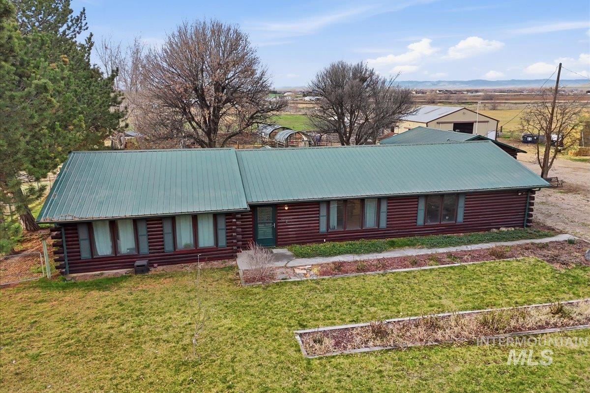 775 N Cow Horse Dr., Kuna, Idaho 83634, 3 Bedrooms, 2.5 Bathrooms, Residential For Sale, Price $889,900, 98978397