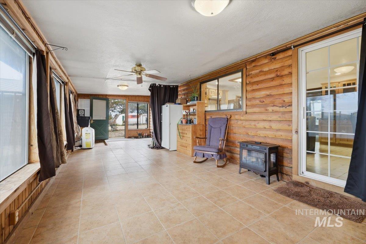 775 N Cow Horse Dr., Kuna, Idaho 83634, 3 Bedrooms, 2.5 Bathrooms, Residential For Sale, Price $899,900,MLS 98978397