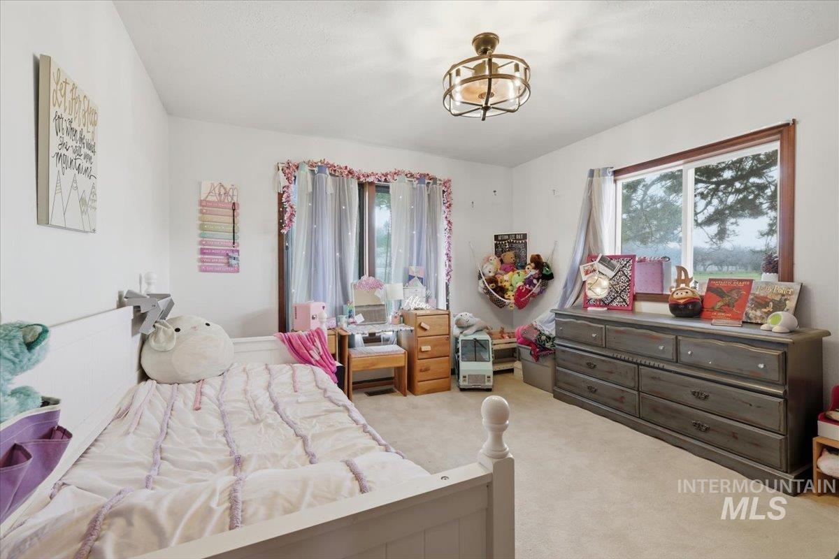 775 N Cow Horse Dr., Kuna, Idaho 83634, 3 Bedrooms, 2.5 Bathrooms, Residential For Sale, Price $899,900,MLS 98978397