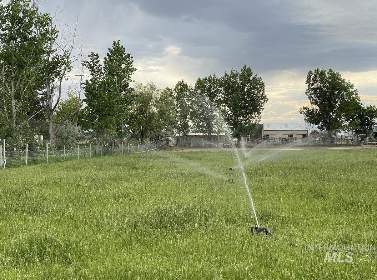 775 N Cow Horse Dr., Kuna, Idaho 83634, 3 Bedrooms, 2.5 Bathrooms, Residential For Sale, Price $899,900,MLS 98978397