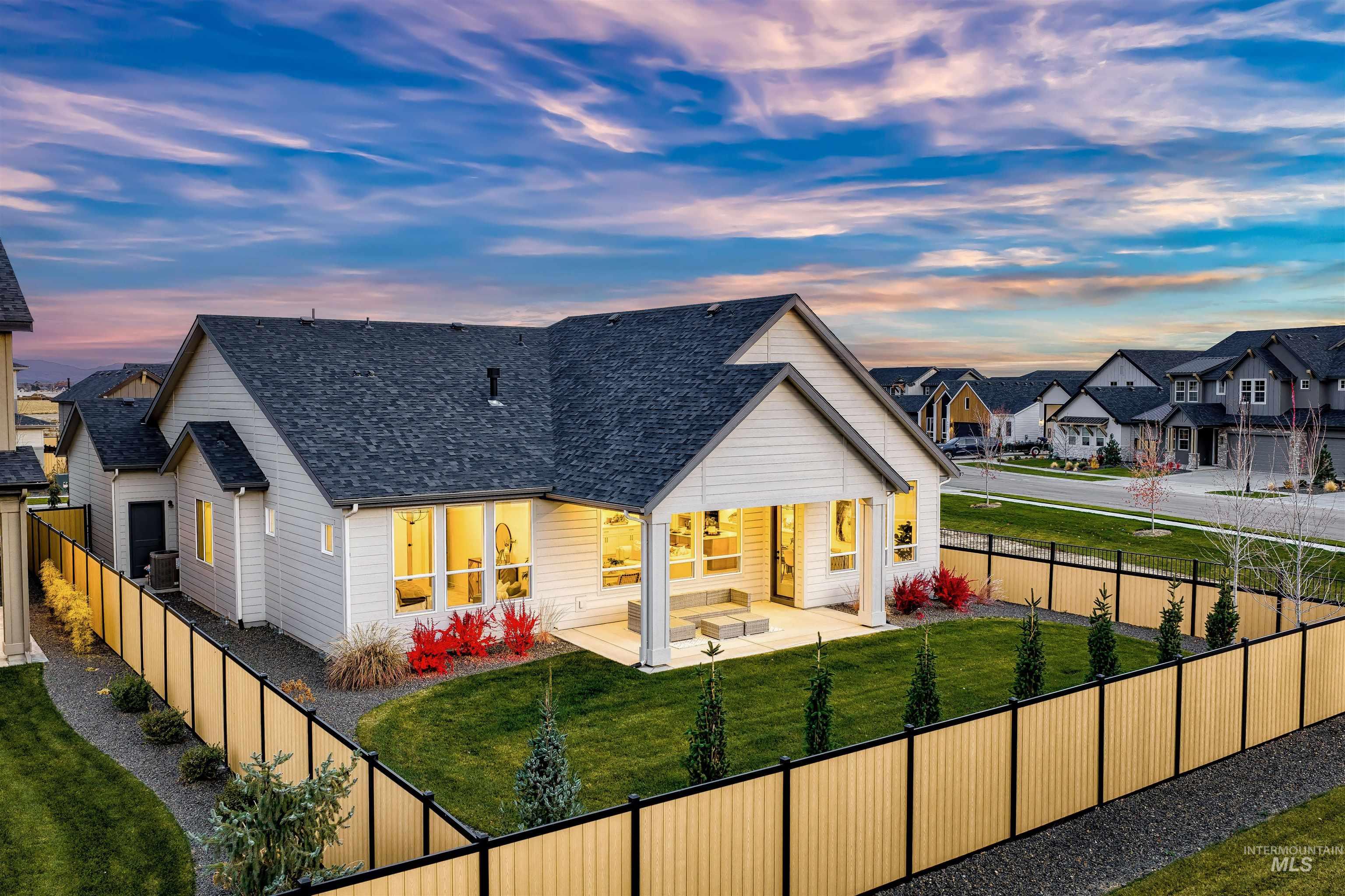 21895 Paint Ave, Star, Idaho 83669, 3 Bedrooms, 2.5 Bathrooms, Residential For Sale, Price $869,900,MLS 98978399