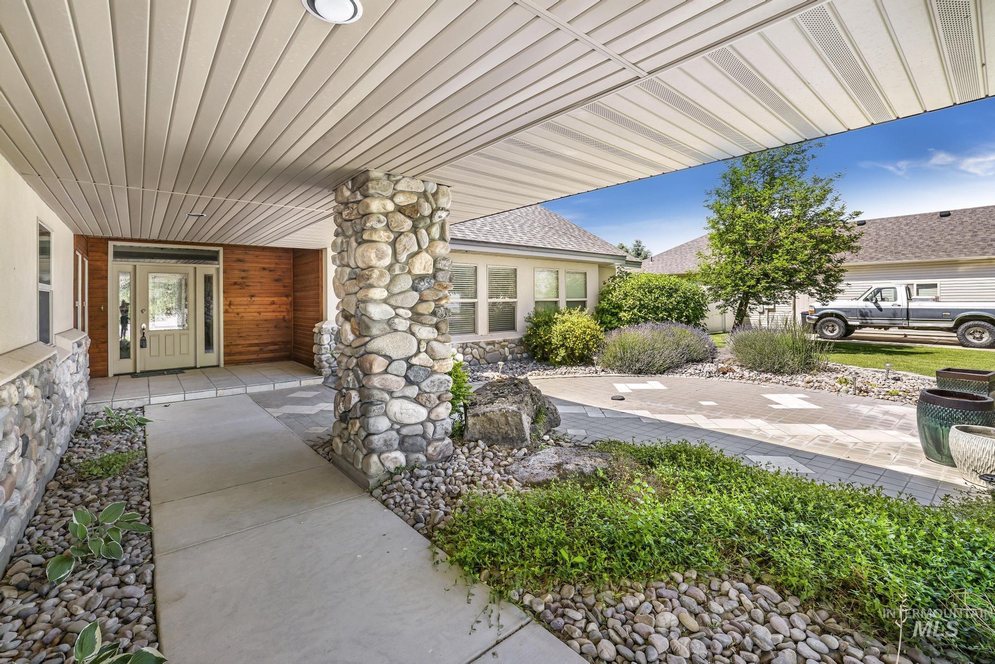 70 Pelican Drive, Rupert, Idaho 83350-0000, 3 Bedrooms, 2.5 Bathrooms, Residential For Sale, Price $625,000,MLS 98978400