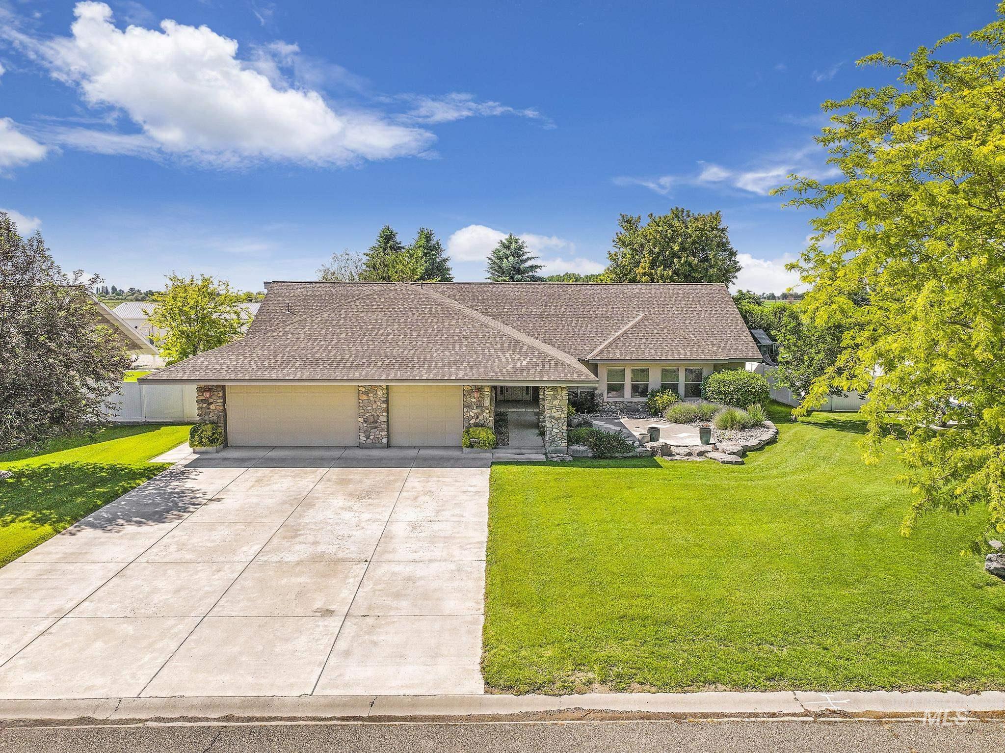 70 Pelican Drive, Rupert, Idaho 83350-0000, 3 Bedrooms, 2.5 Bathrooms, Residential For Sale, Price $625,000,MLS 98978400