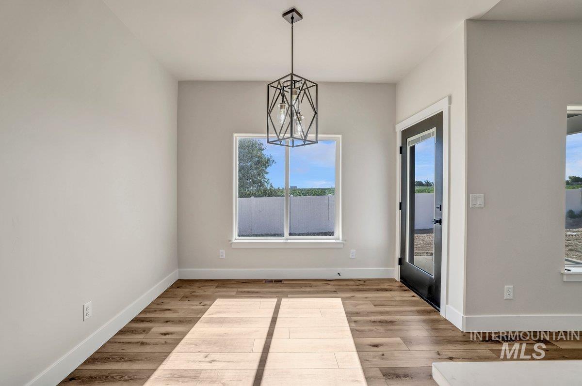 961 Gregory Way, Twin Falls, Idaho 83301-8565, 4 Bedrooms, 2 Bathrooms, Residential For Sale, Price $425,000,MLS 98978408