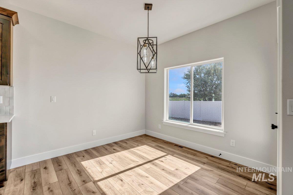 961 Gregory Way, Twin Falls, Idaho 83301-8565, 4 Bedrooms, 2 Bathrooms, Residential For Sale, Price $425,000, 98978408