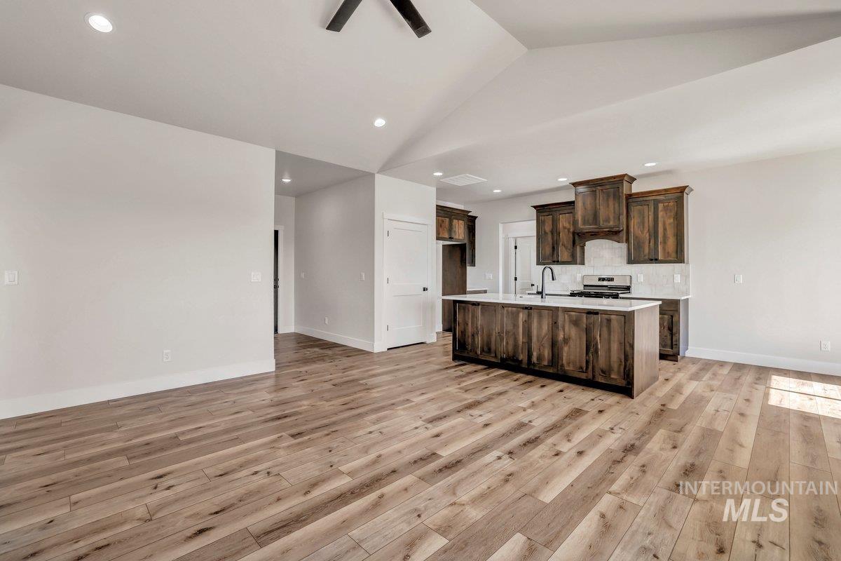 961 Gregory Way, Twin Falls, Idaho 83301-8565, 4 Bedrooms, 2 Bathrooms, Residential For Sale, Price $425,000, 98978408