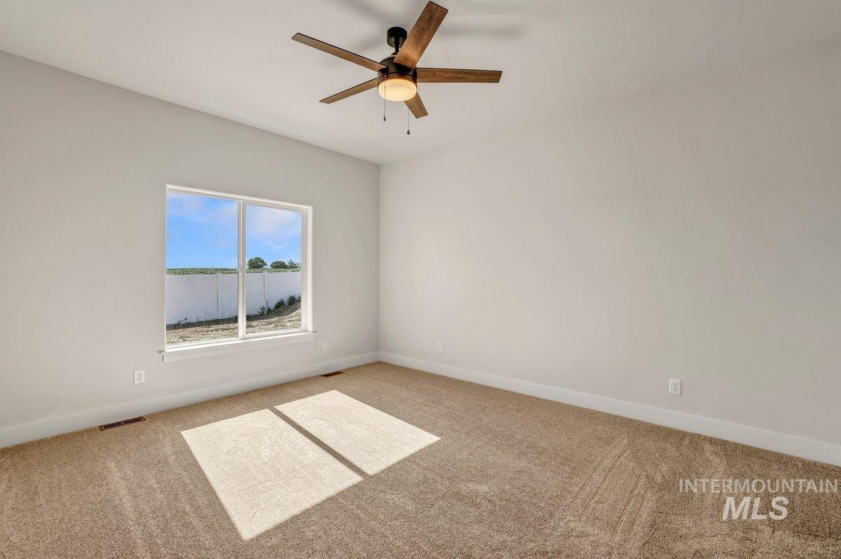 961 Gregory Way, Twin Falls, Idaho 83301-8565, 4 Bedrooms, 2 Bathrooms, Residential For Sale, Price $425,000,MLS 98978408