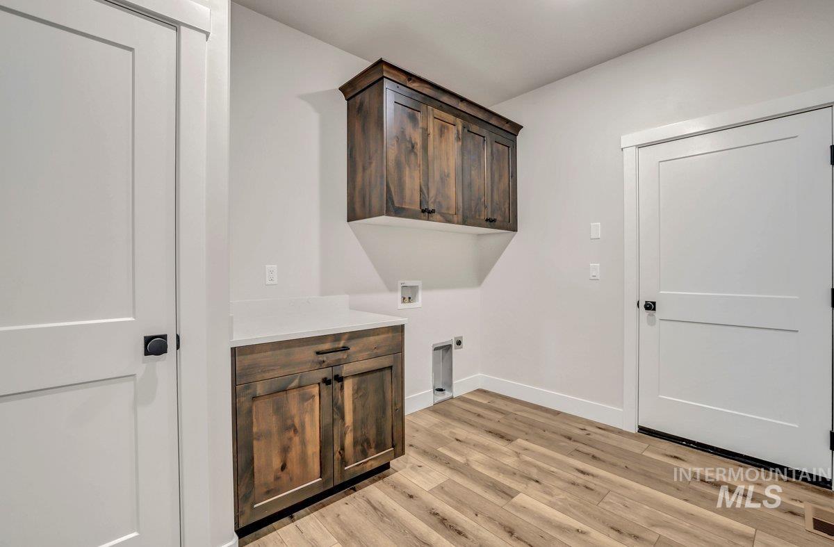 961 Gregory Way, Twin Falls, Idaho 83301-8565, 4 Bedrooms, 2 Bathrooms, Residential For Sale, Price $425,000, 98978408