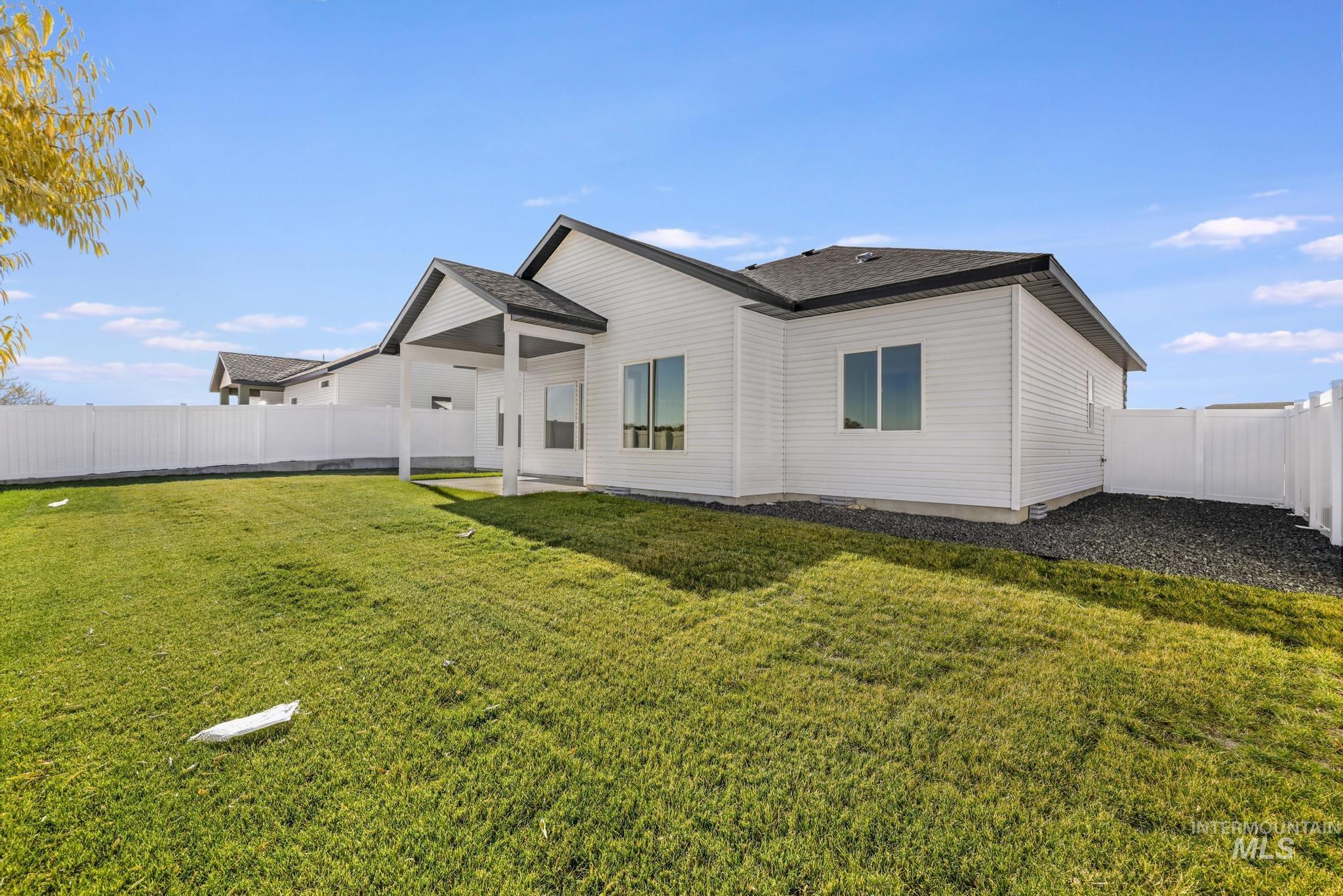 961 Gregory Way, Twin Falls, Idaho 83301-8565, 4 Bedrooms, 2 Bathrooms, Residential For Sale, Price $425,000,MLS 98978408