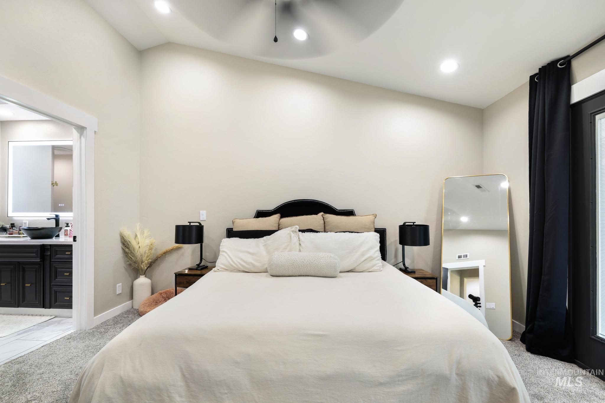 401 Elm Street, Rupert, Idaho 83350-0000, 5 Bedrooms, 3 Bathrooms, Residential For Sale, Price $625,000,MLS 98978411