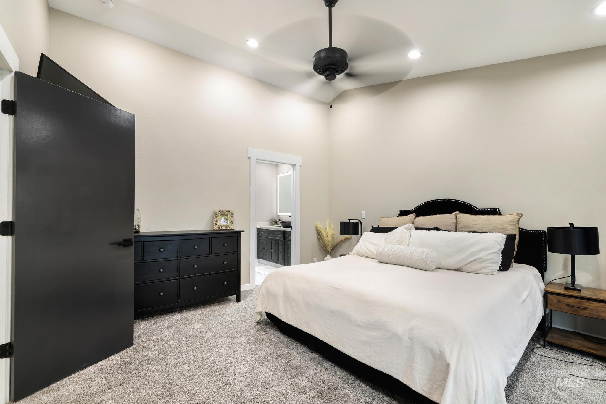 401 Elm Street, Rupert, Idaho 83350-0000, 5 Bedrooms, 3 Bathrooms, Residential For Sale, Price $625,000,MLS 98978411