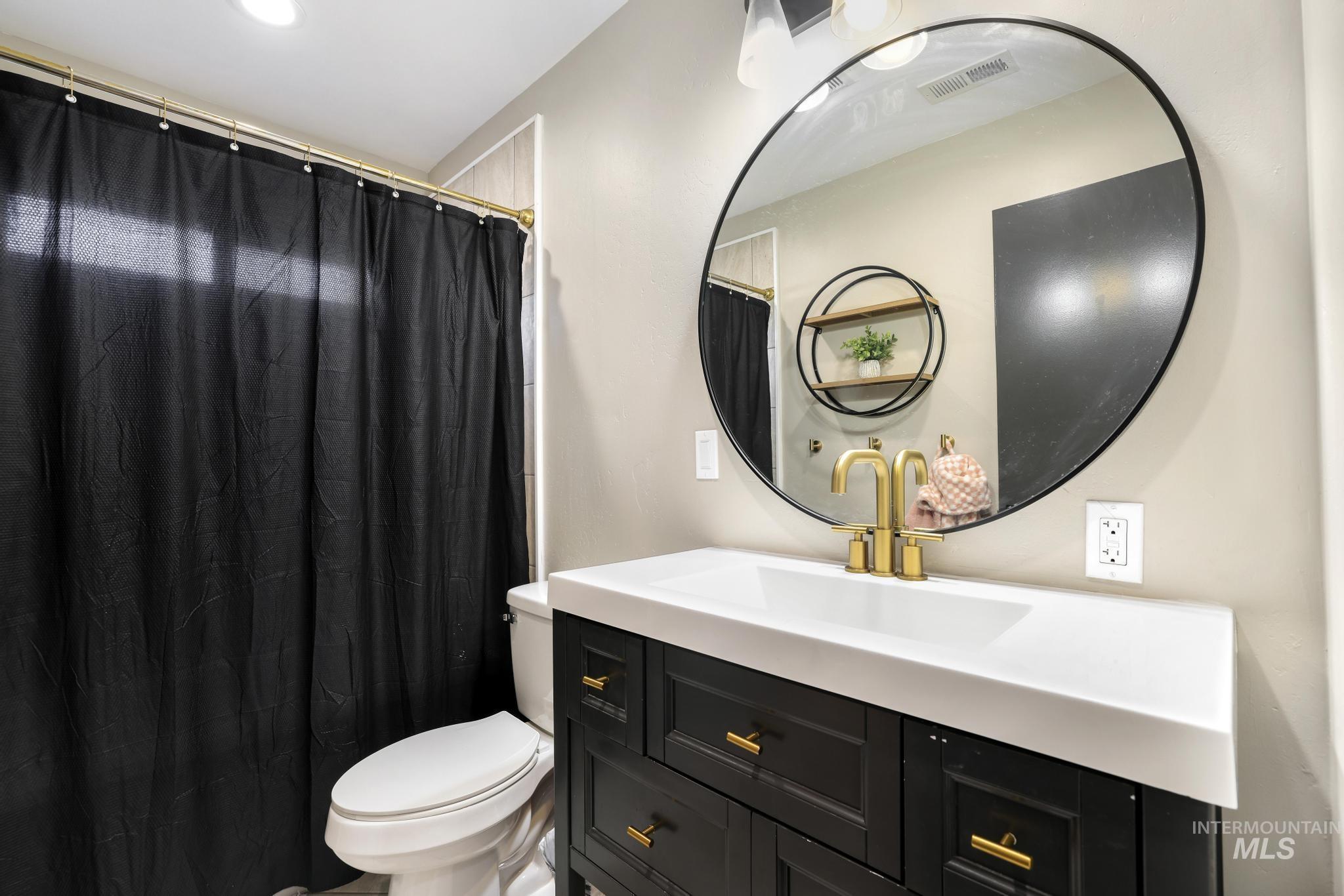 401 Elm Street, Rupert, Idaho 83350-0000, 5 Bedrooms, 3 Bathrooms, Residential For Sale, Price $625,000,MLS 98978411