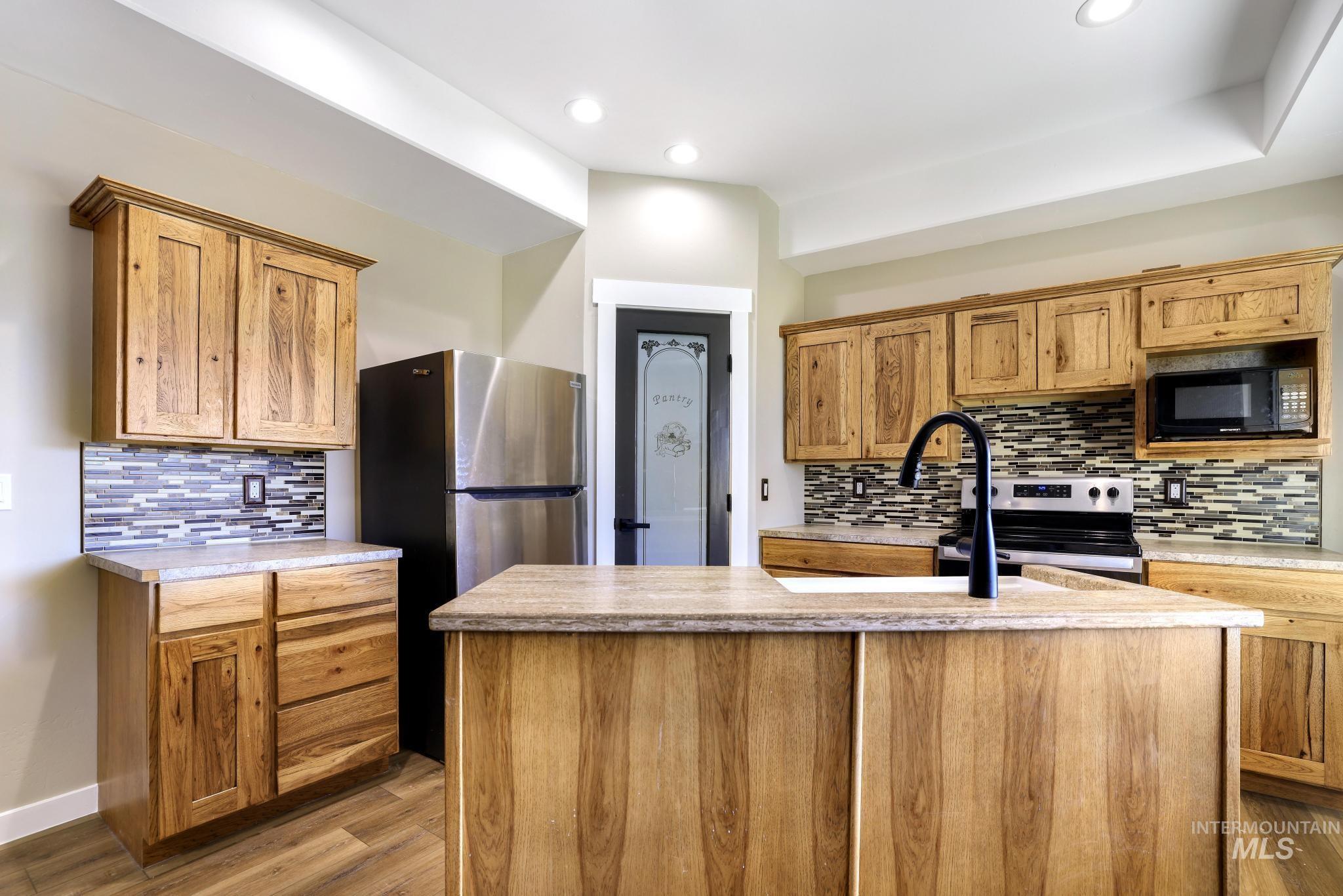 401 Elm Street, Rupert, Idaho 83350-0000, 5 Bedrooms, 3 Bathrooms, Residential For Sale, Price $625,000,MLS 98978411