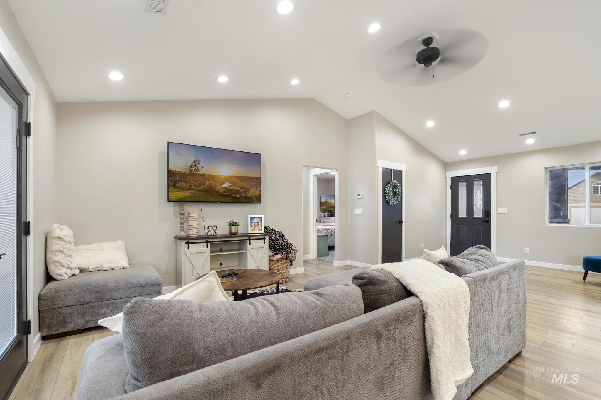 401 Elm Street, Rupert, Idaho 83350-0000, 5 Bedrooms, 3 Bathrooms, Residential For Sale, Price $625,000,MLS 98978411