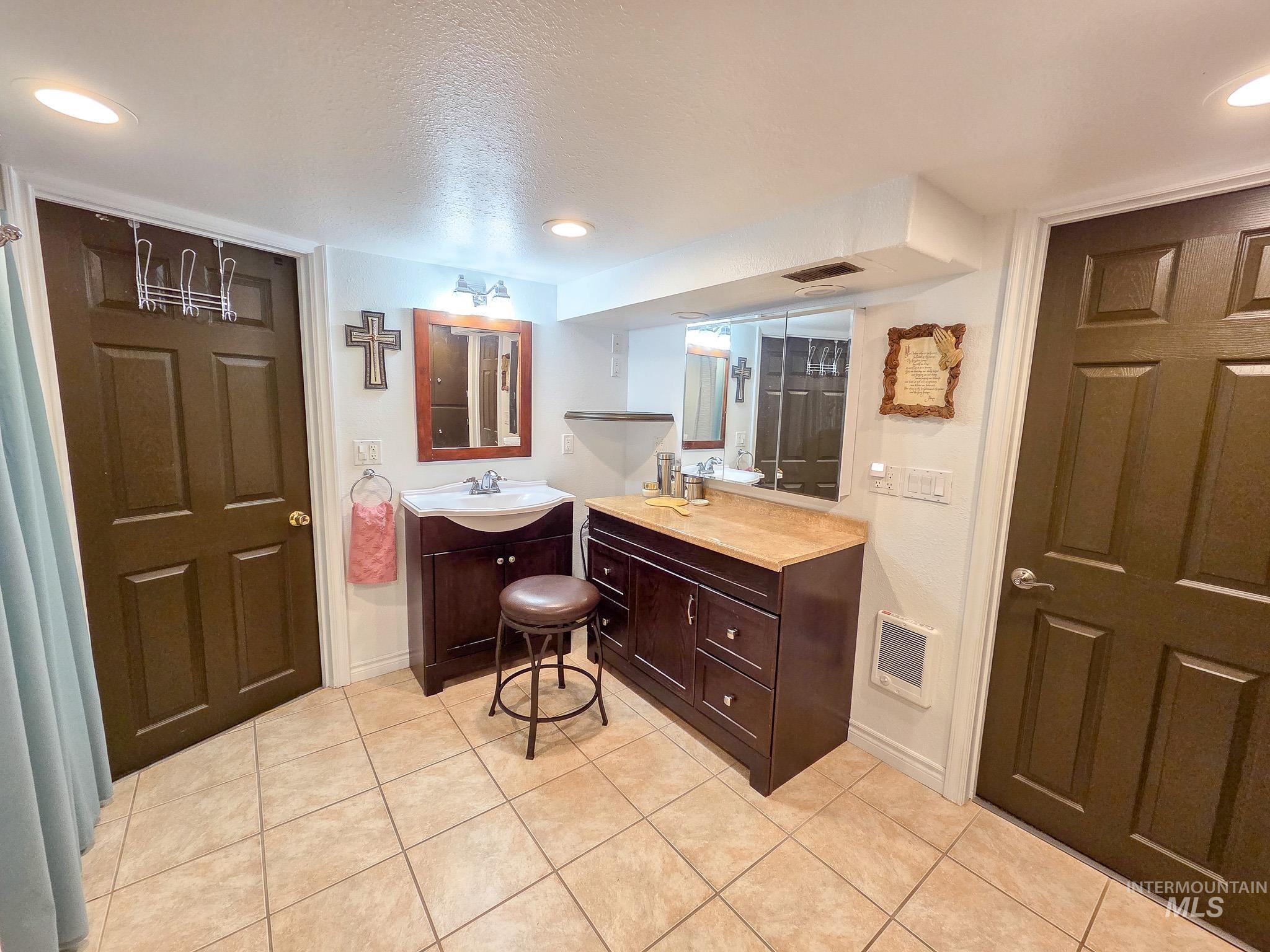 636 Bryden Dr, Lewiston, Idaho 83501, 4 Bedrooms, 2.5 Bathrooms, Residential For Sale, Price $449,900,MLS 98978412