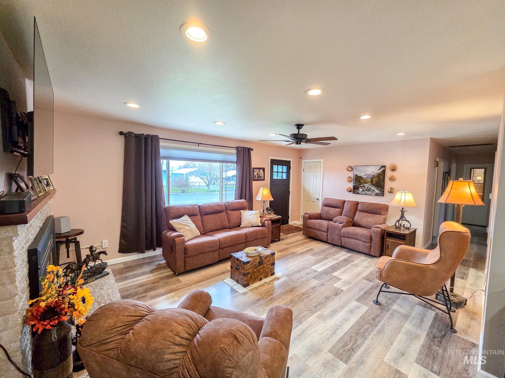 636 Bryden Dr, Lewiston, Idaho 83501, 4 Bedrooms, 2.5 Bathrooms, Residential For Sale, Price $449,900,MLS 98978412