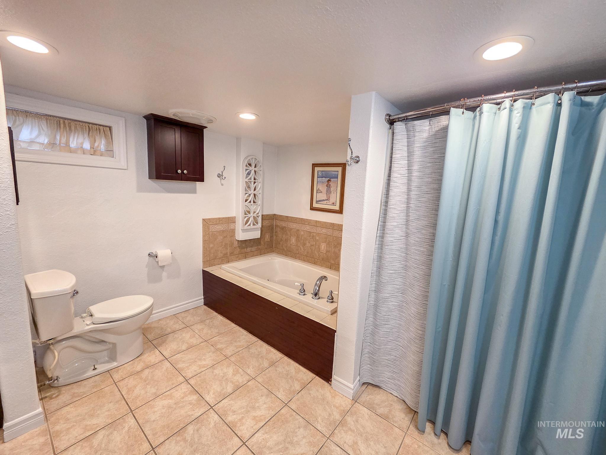 636 Bryden Dr, Lewiston, Idaho 83501, 4 Bedrooms, 2.5 Bathrooms, Residential For Sale, Price $449,900,MLS 98978412