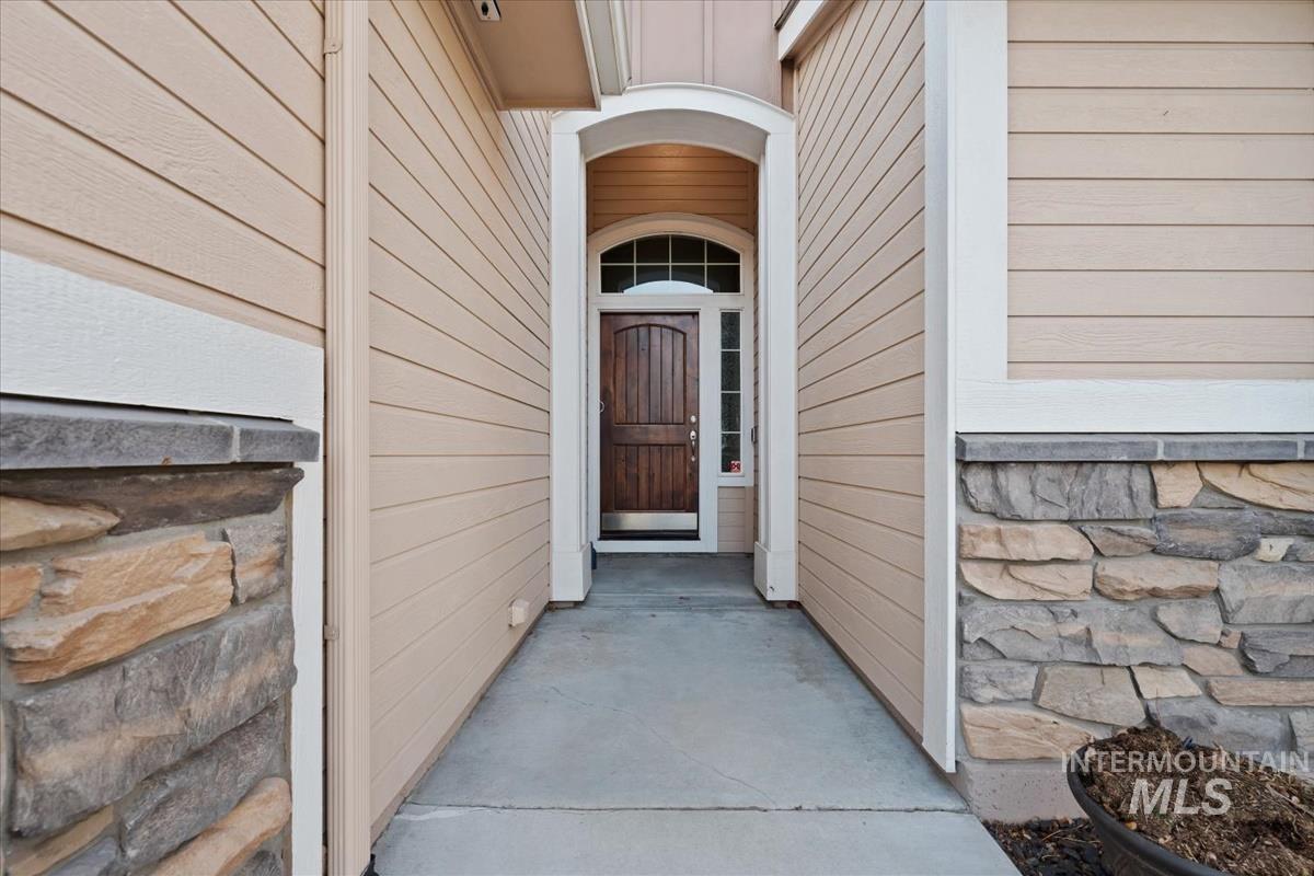 2981 E Deerhill Dr, Meridian, Idaho 83642, 3 Bedrooms, 2 Bathrooms, Residential For Sale, Price $475,000,MLS 98978414