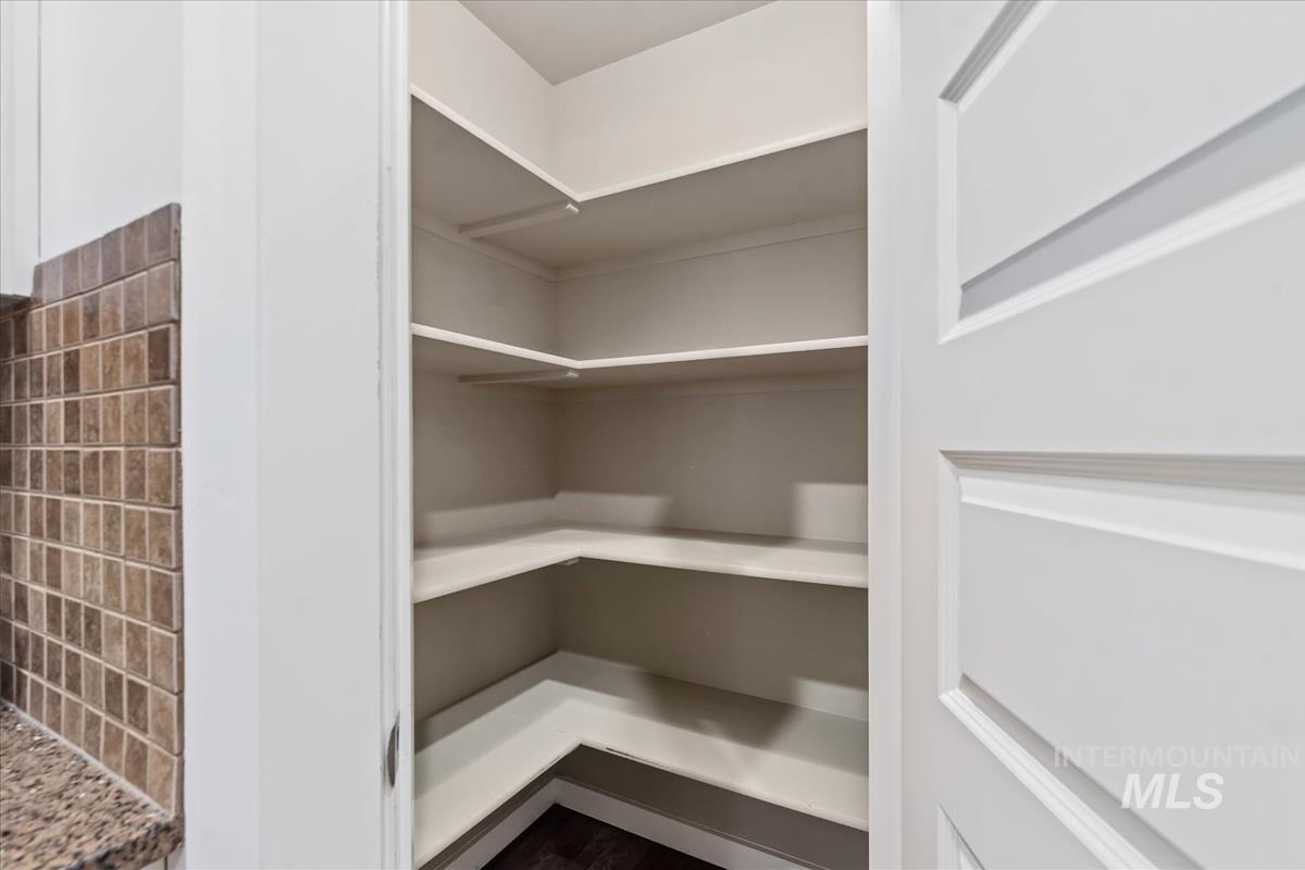 2981 E Deerhill Dr, Meridian, Idaho 83642, 3 Bedrooms, 2 Bathrooms, Residential For Sale, Price $475,000,MLS 98978414