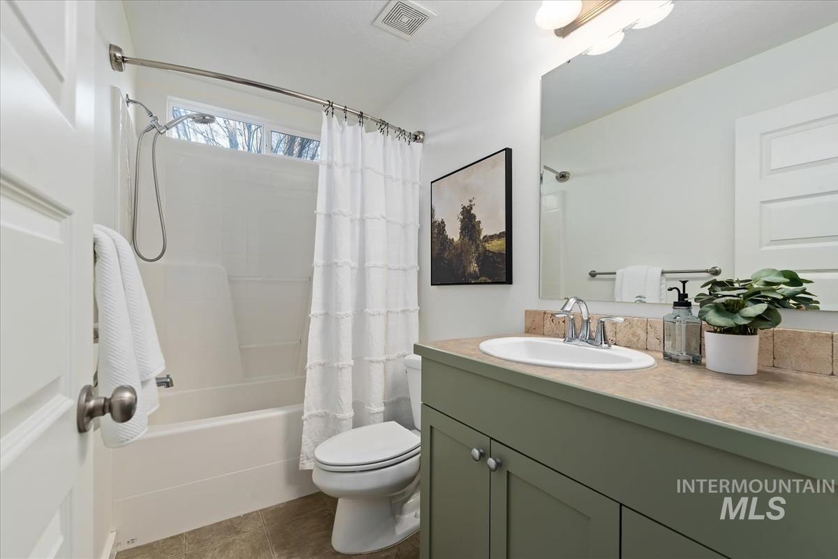 2981 E Deerhill Dr, Meridian, Idaho 83642, 3 Bedrooms, 2 Bathrooms, Residential For Sale, Price $475,000,MLS 98978414