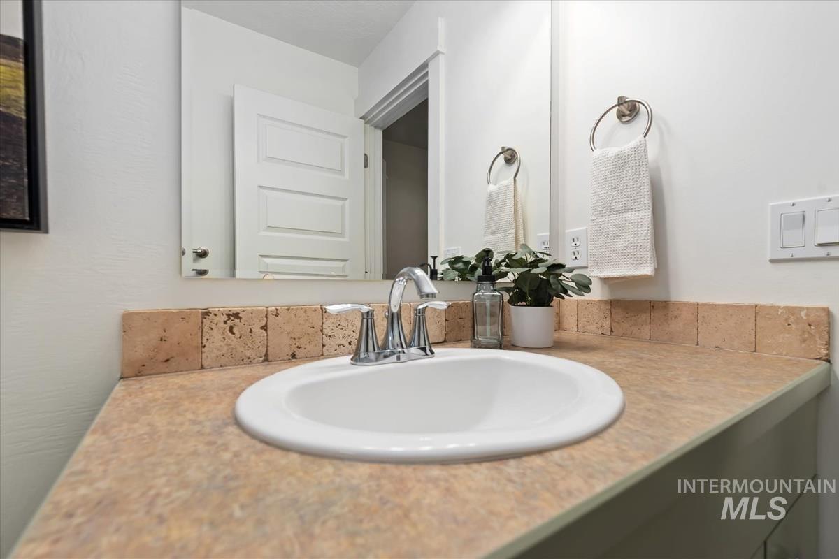 2981 E Deerhill Dr, Meridian, Idaho 83642, 3 Bedrooms, 2 Bathrooms, Residential For Sale, Price $475,000,MLS 98978414