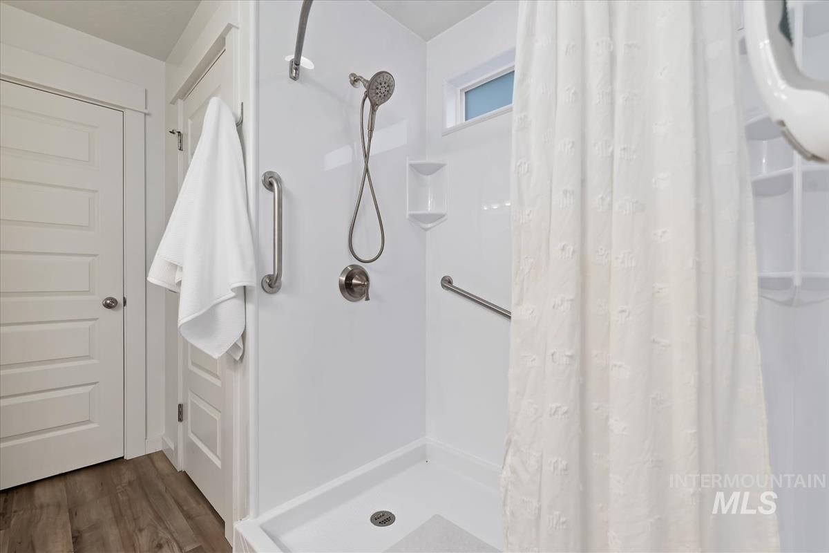 2981 E Deerhill Dr, Meridian, Idaho 83642, 3 Bedrooms, 2 Bathrooms, Residential For Sale, Price $475,000,MLS 98978414