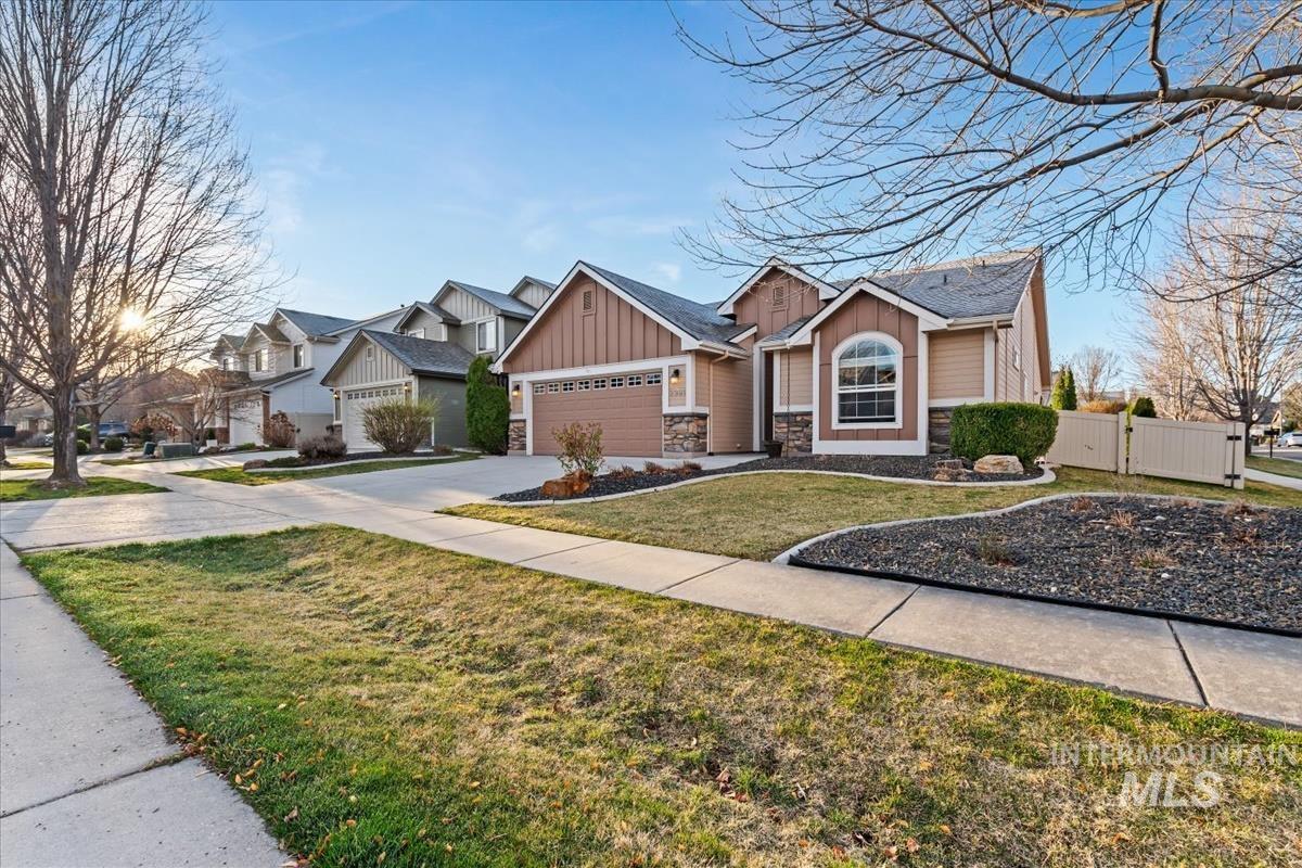 2981 E Deerhill Dr, Meridian, Idaho 83642, 3 Bedrooms, 2 Bathrooms, Residential For Sale, Price $475,000,MLS 98978414