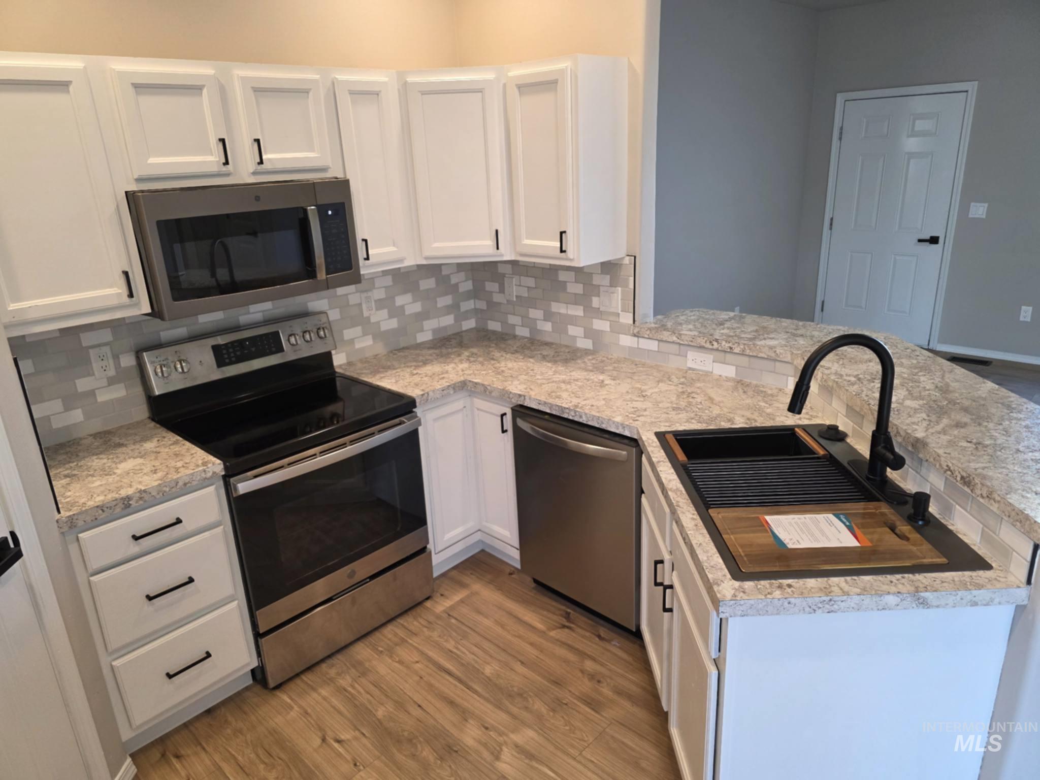 929 22ND AVE E, Jerome, Idaho 83338, 3 Bedrooms, 2 Bathrooms, Residential For Sale, Price $339,900,MLS 98978415