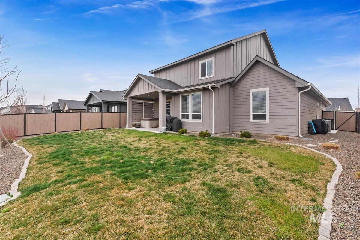 6733 W Mattawa Dr, Meridian, Idaho 83646, 3 Bedrooms, 2.5 Bathrooms, Residential For Sale, Price $629,900,MLS 98978416