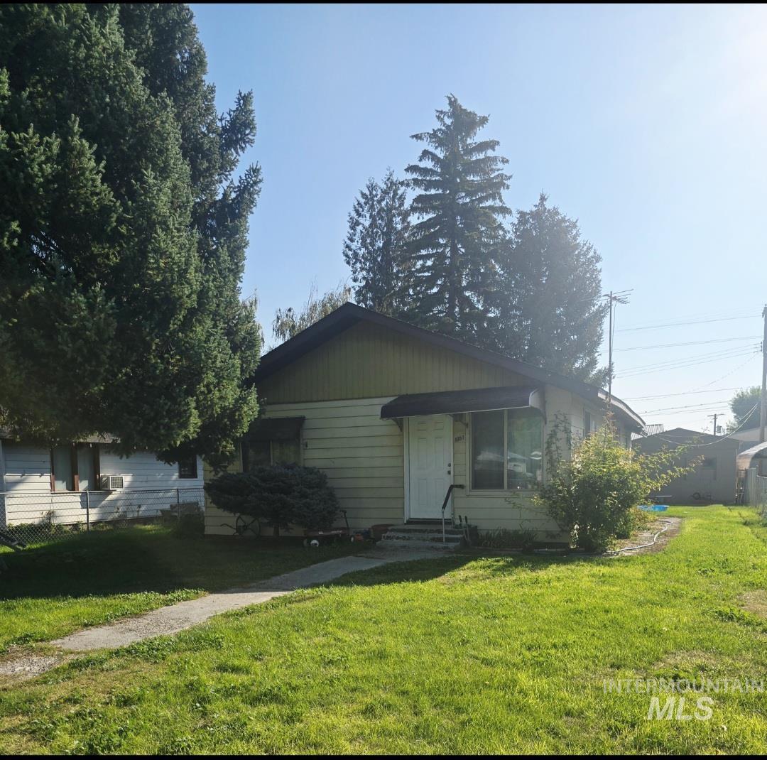 1051 Almo, Burley, Idaho 83318-0000, 2 Bedrooms, 1 Bathroom, Residential For Sale, Price $215,000,MLS 98978420