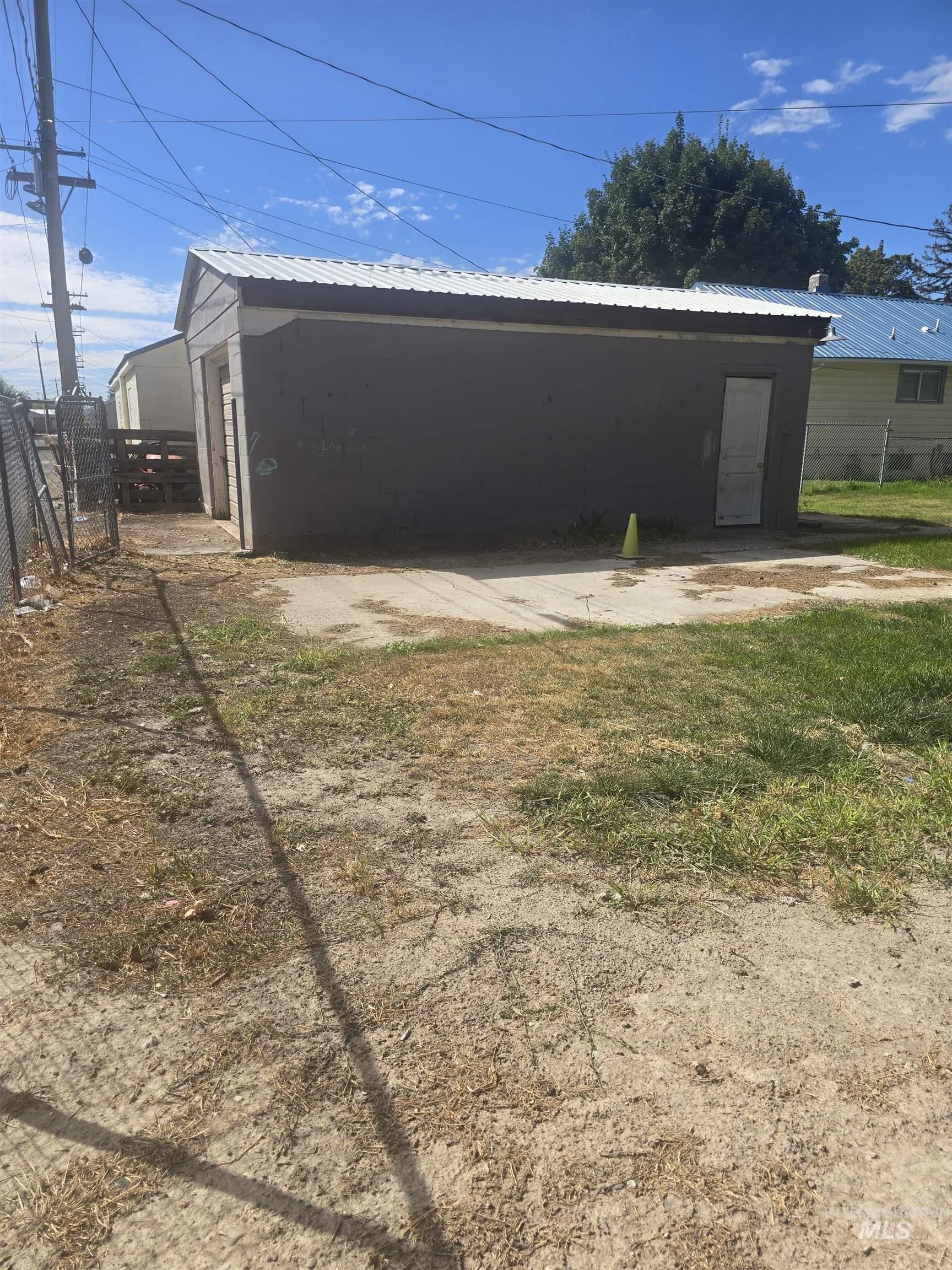 1051 Almo, Burley, Idaho 83318, 2 Bedrooms, 1 Bathroom, Residential For Sale, Price $210,000, 98978420