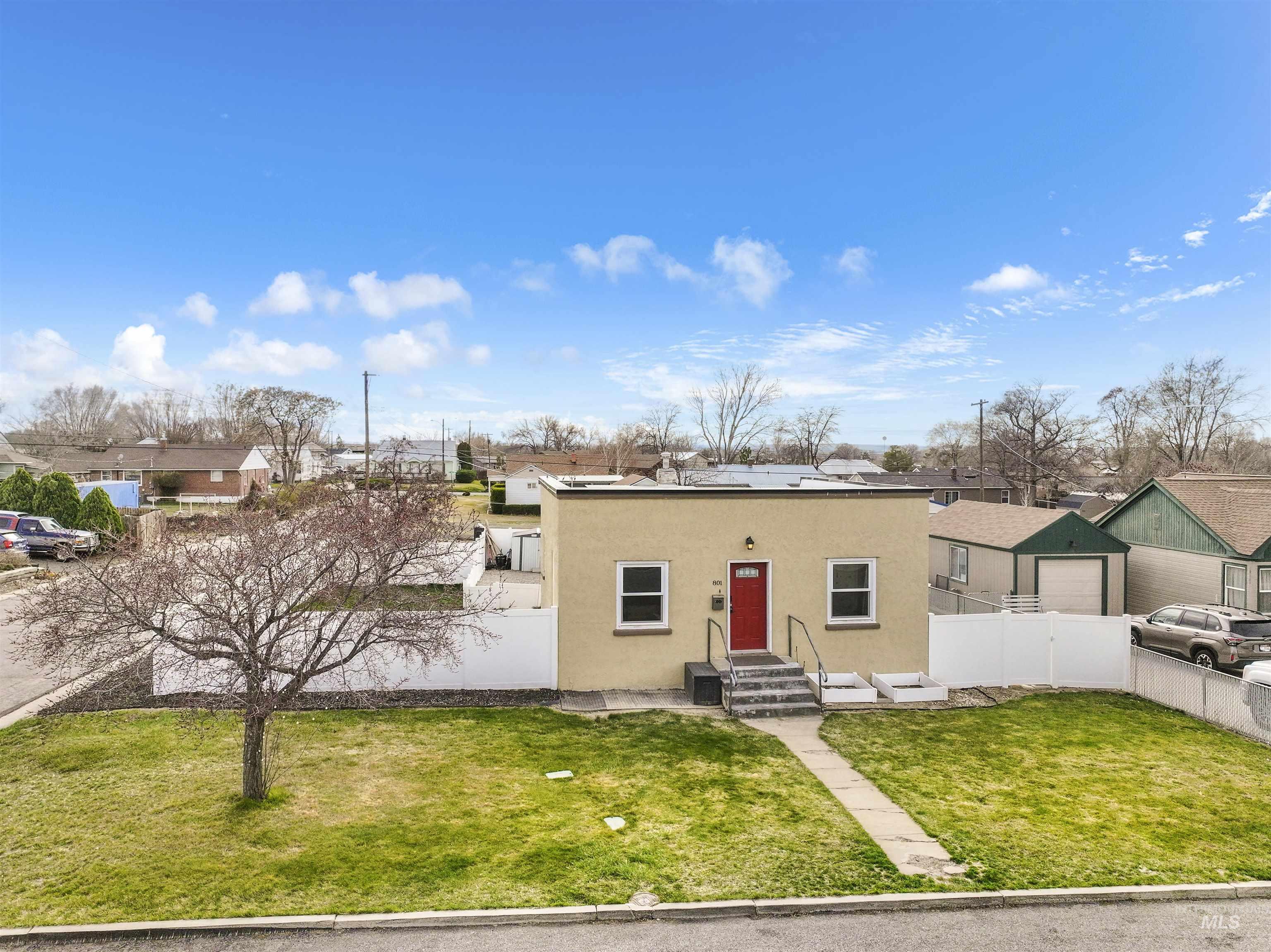 801 N 12th Ave, Buhl, Idaho 83316-1413, 2 Bedrooms, 1 Bathroom, Residential For Sale, Price $270,000,MLS 98978422