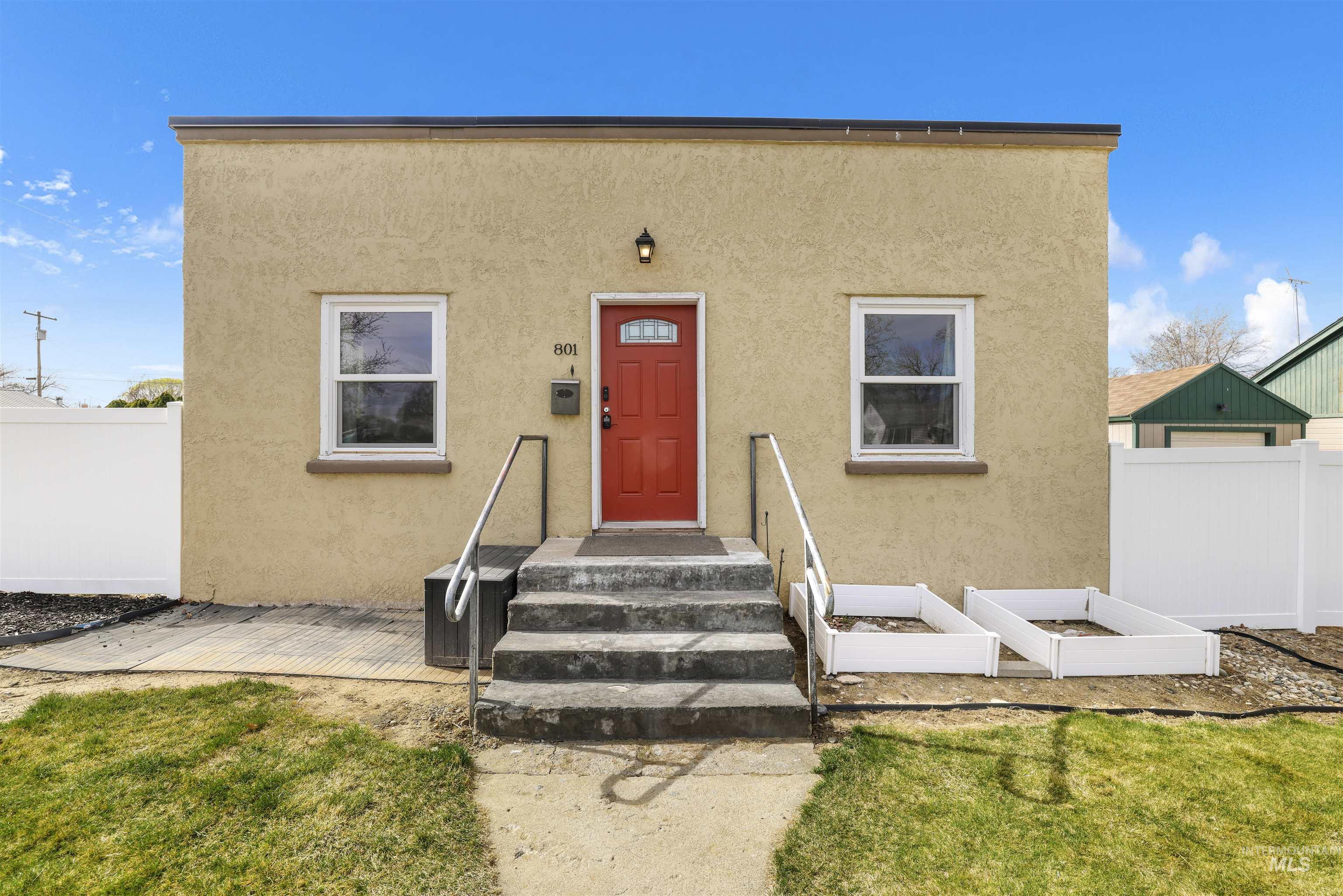 801 N 12th Ave, Buhl, Idaho 83316-1413, 2 Bedrooms, 1 Bathroom, Residential For Sale, Price $270,000,MLS 98978422