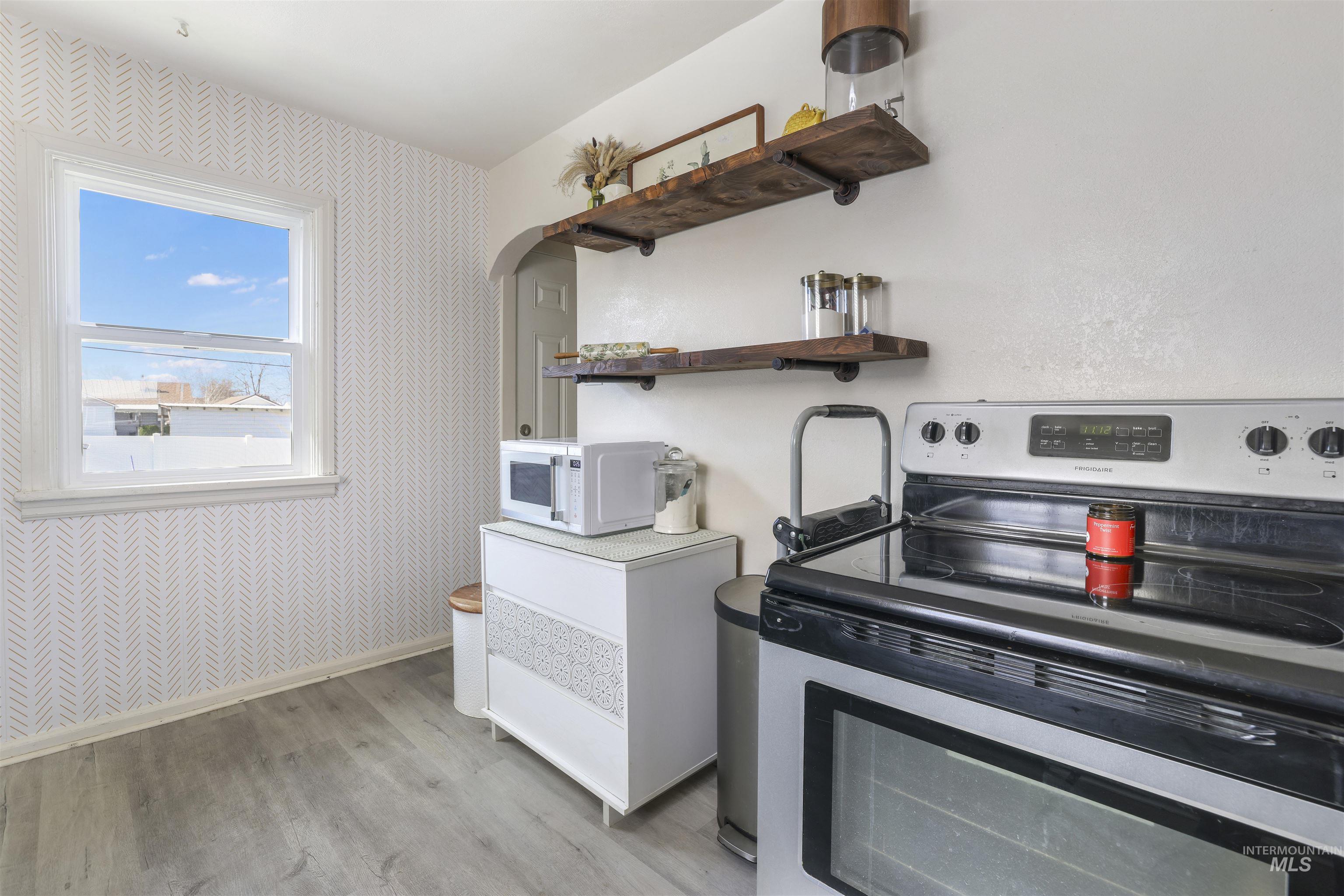 801 N 12th Ave, Buhl, Idaho 83316-1413, 2 Bedrooms, 1 Bathroom, Residential For Sale, Price $270,000,MLS 98978422