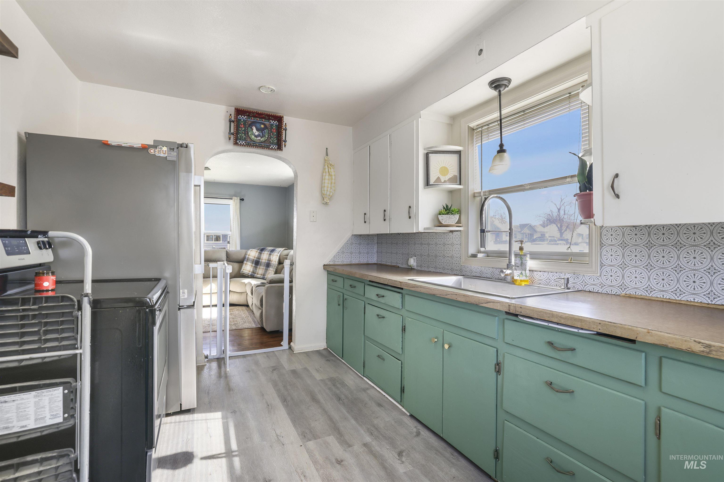 801 N 12th Ave, Buhl, Idaho 83316-1413, 2 Bedrooms, 1 Bathroom, Residential For Sale, Price $270,000,MLS 98978422