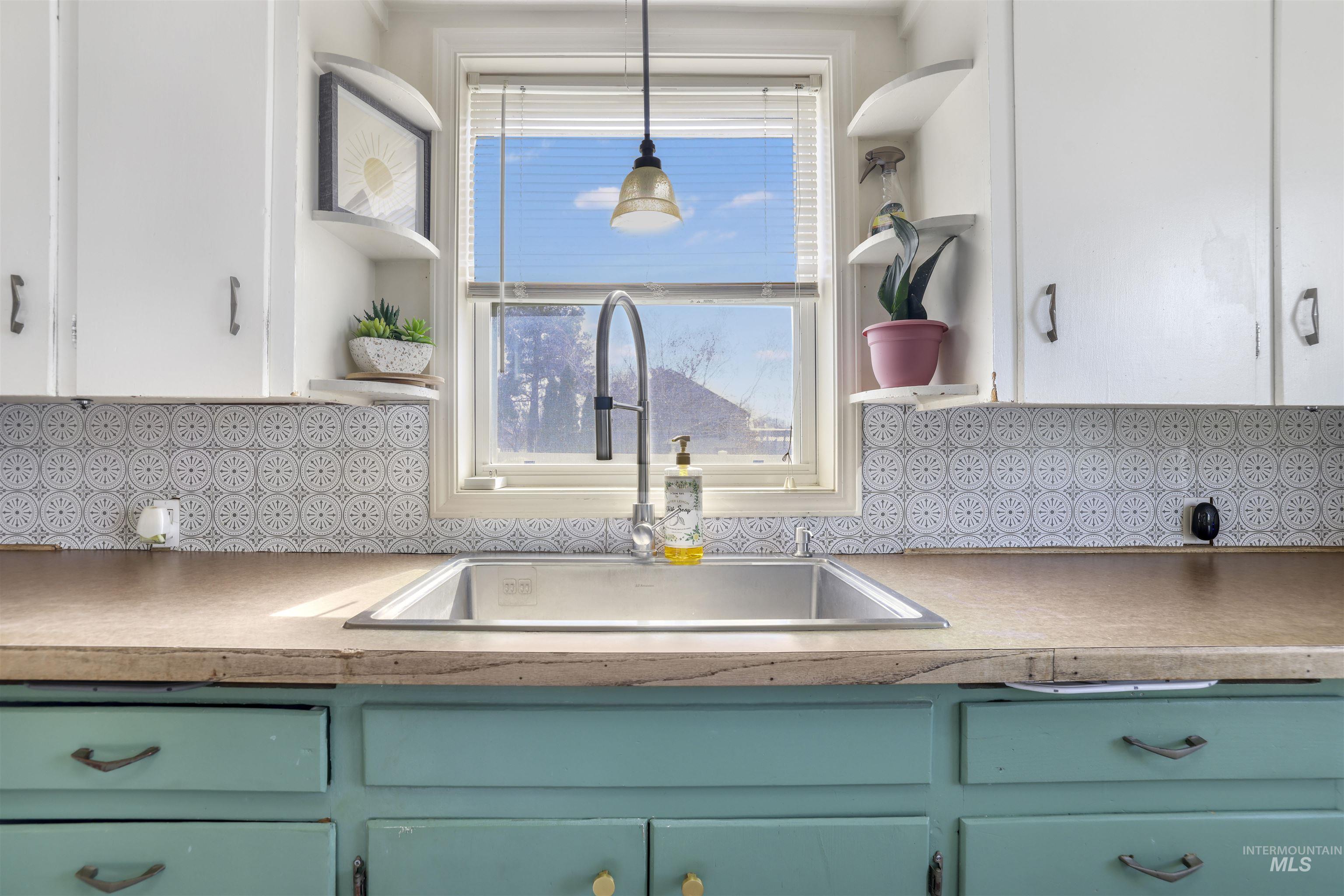 801 N 12th Ave, Buhl, Idaho 83316-1413, 2 Bedrooms, 1 Bathroom, Residential For Sale, Price $270,000,MLS 98978422