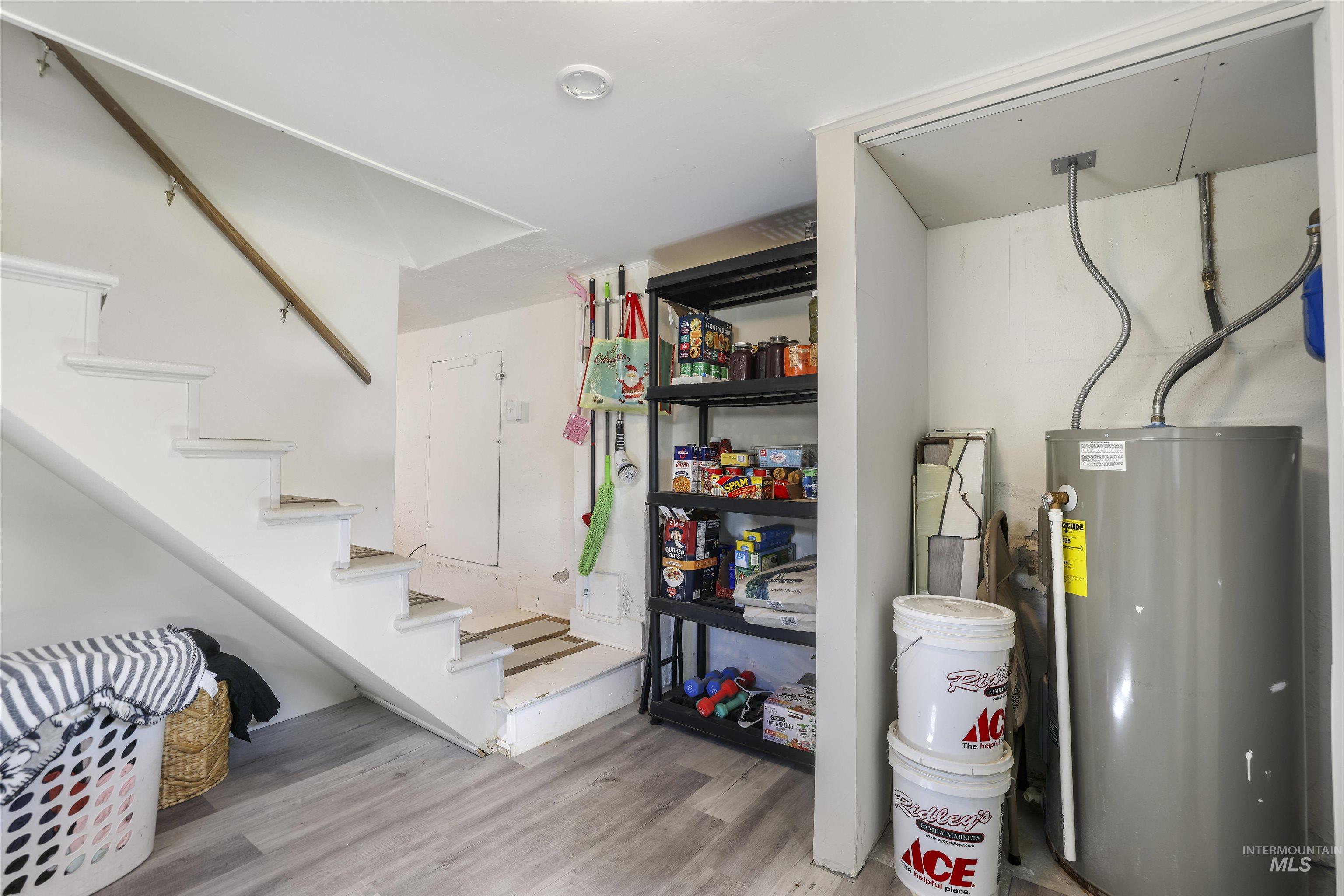 801 N 12th Ave, Buhl, Idaho 83316-1413, 2 Bedrooms, 1 Bathroom, Residential For Sale, Price $270,000,MLS 98978422