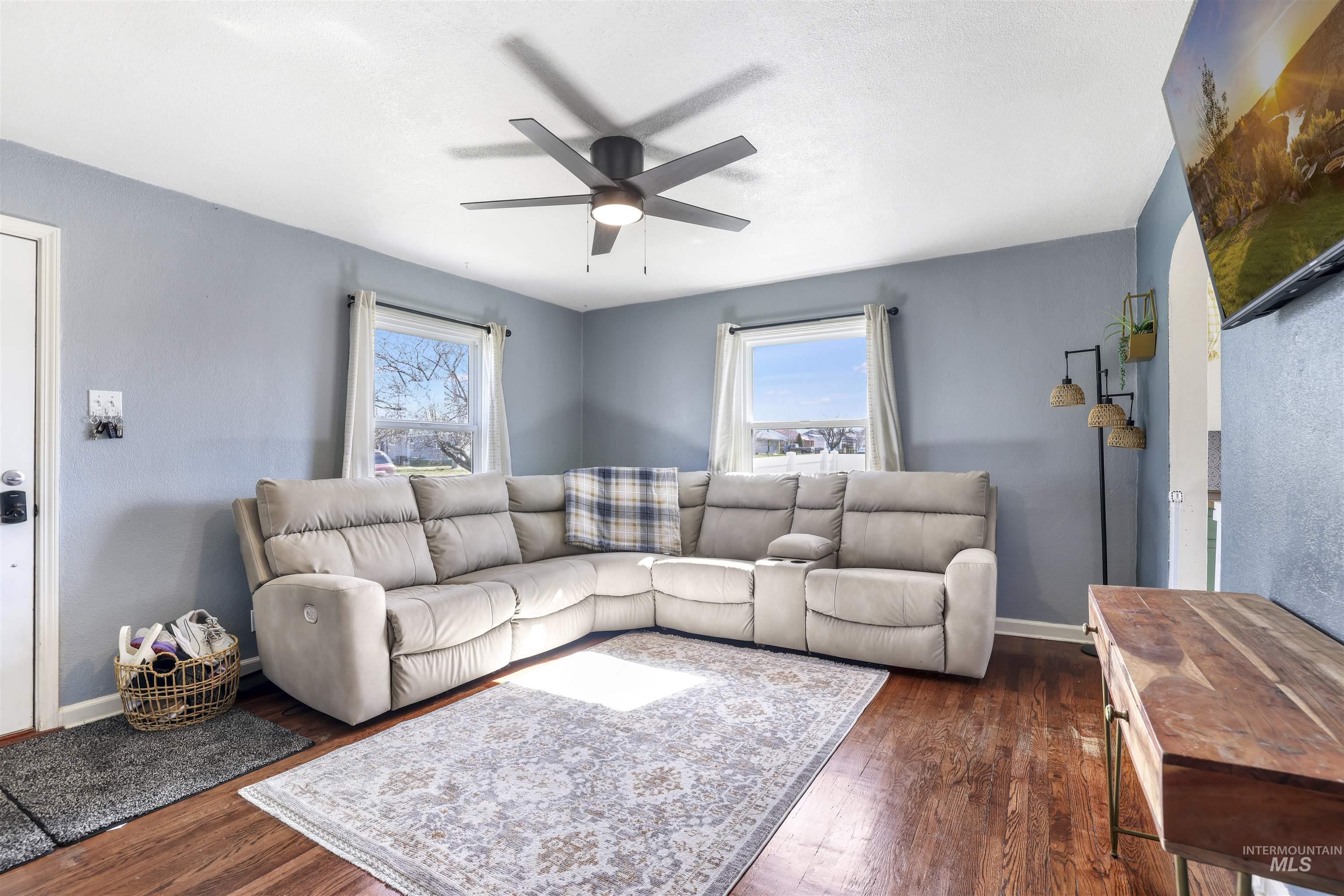 801 N 12th Ave, Buhl, Idaho 83316-1413, 2 Bedrooms, 1 Bathroom, Residential For Sale, Price $270,000,MLS 98978422