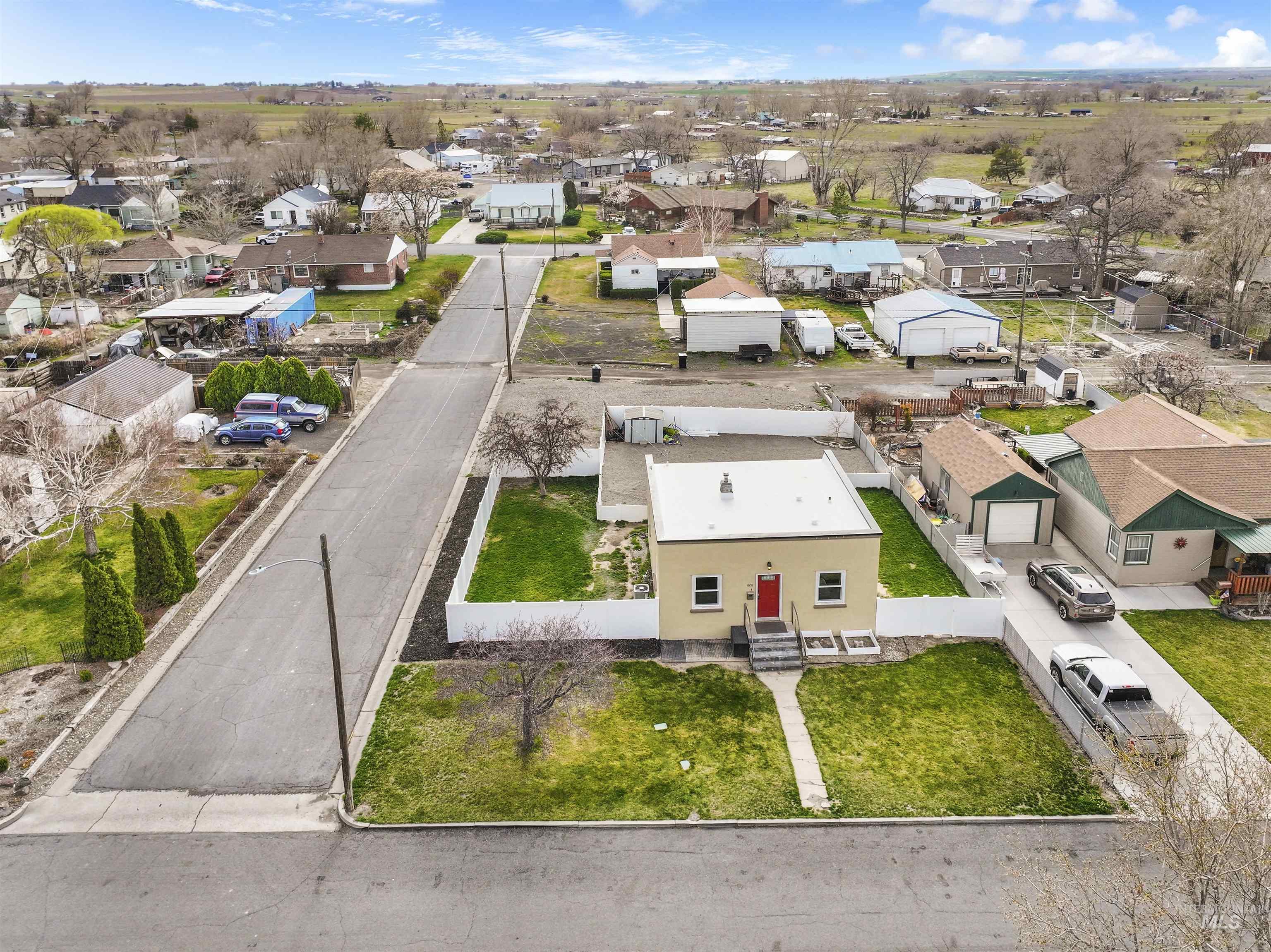 801 N 12th Ave, Buhl, Idaho 83316-1413, 2 Bedrooms, 1 Bathroom, Residential For Sale, Price $270,000,MLS 98978422