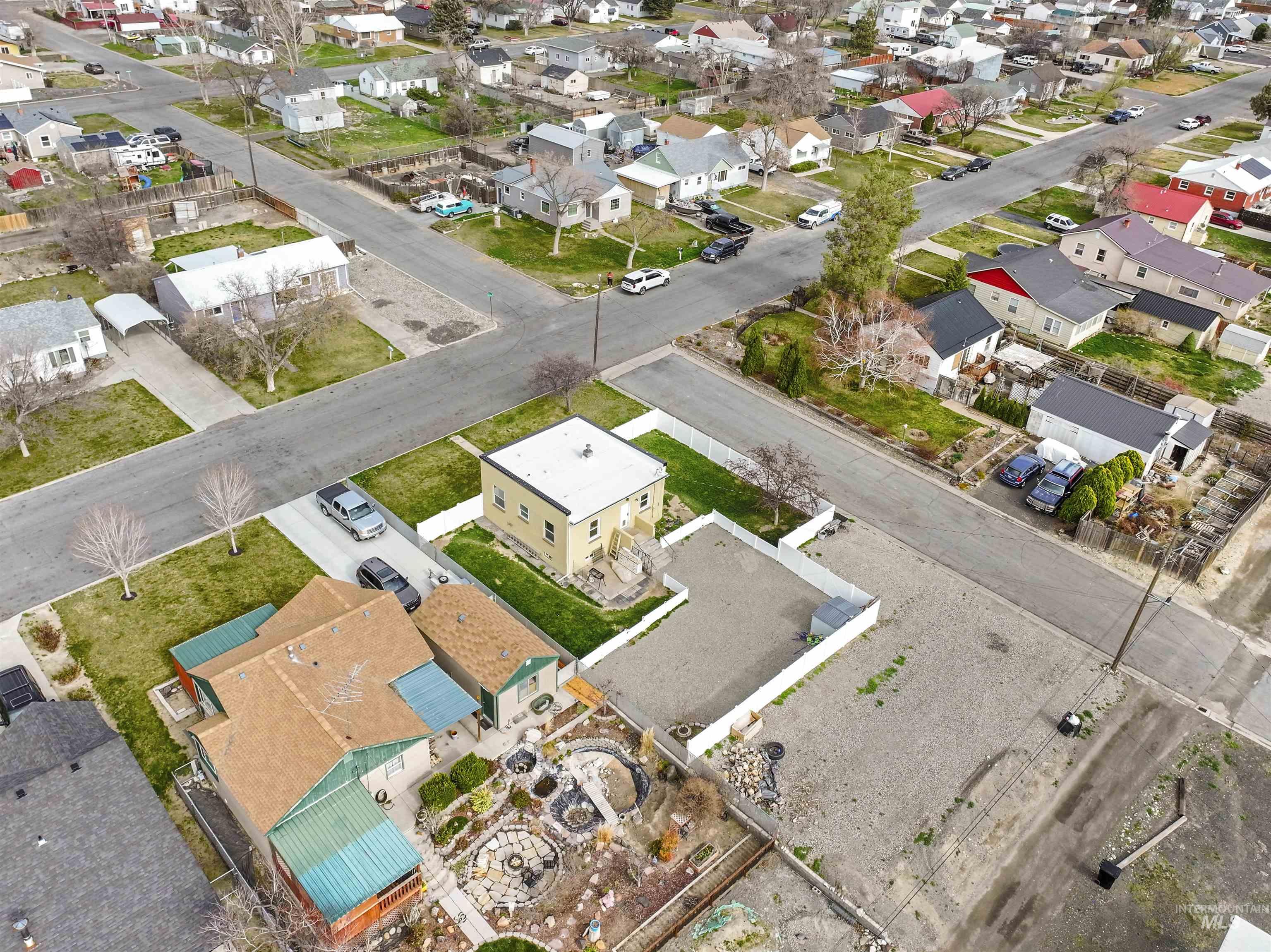 801 N 12th Ave, Buhl, Idaho 83316-1413, 2 Bedrooms, 1 Bathroom, Residential For Sale, Price $270,000,MLS 98978422