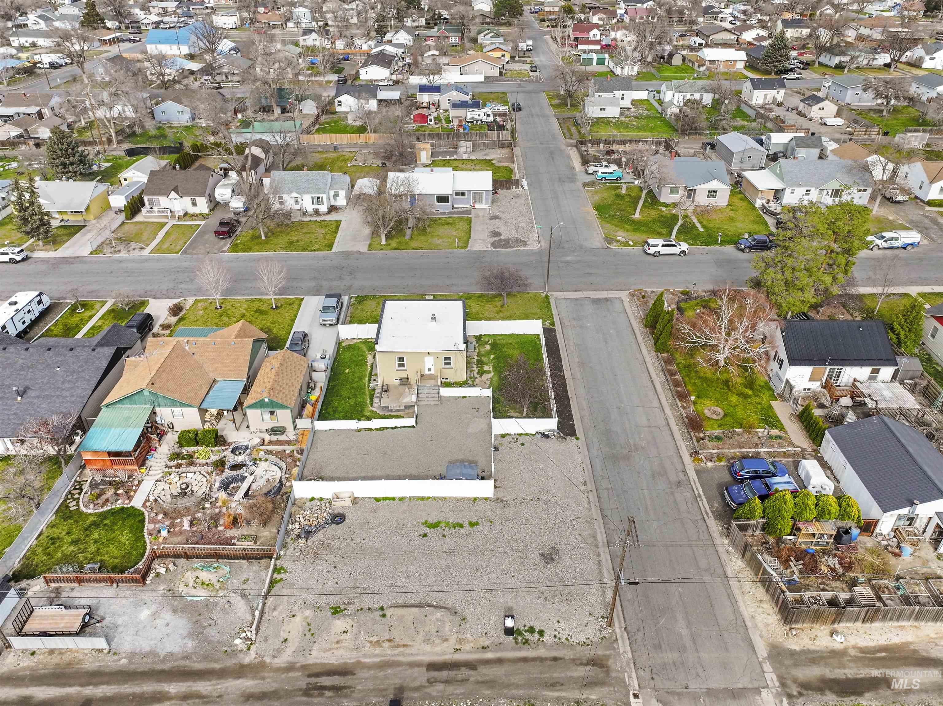 801 N 12th Ave, Buhl, Idaho 83316-1413, 2 Bedrooms, 1 Bathroom, Residential For Sale, Price $270,000,MLS 98978422