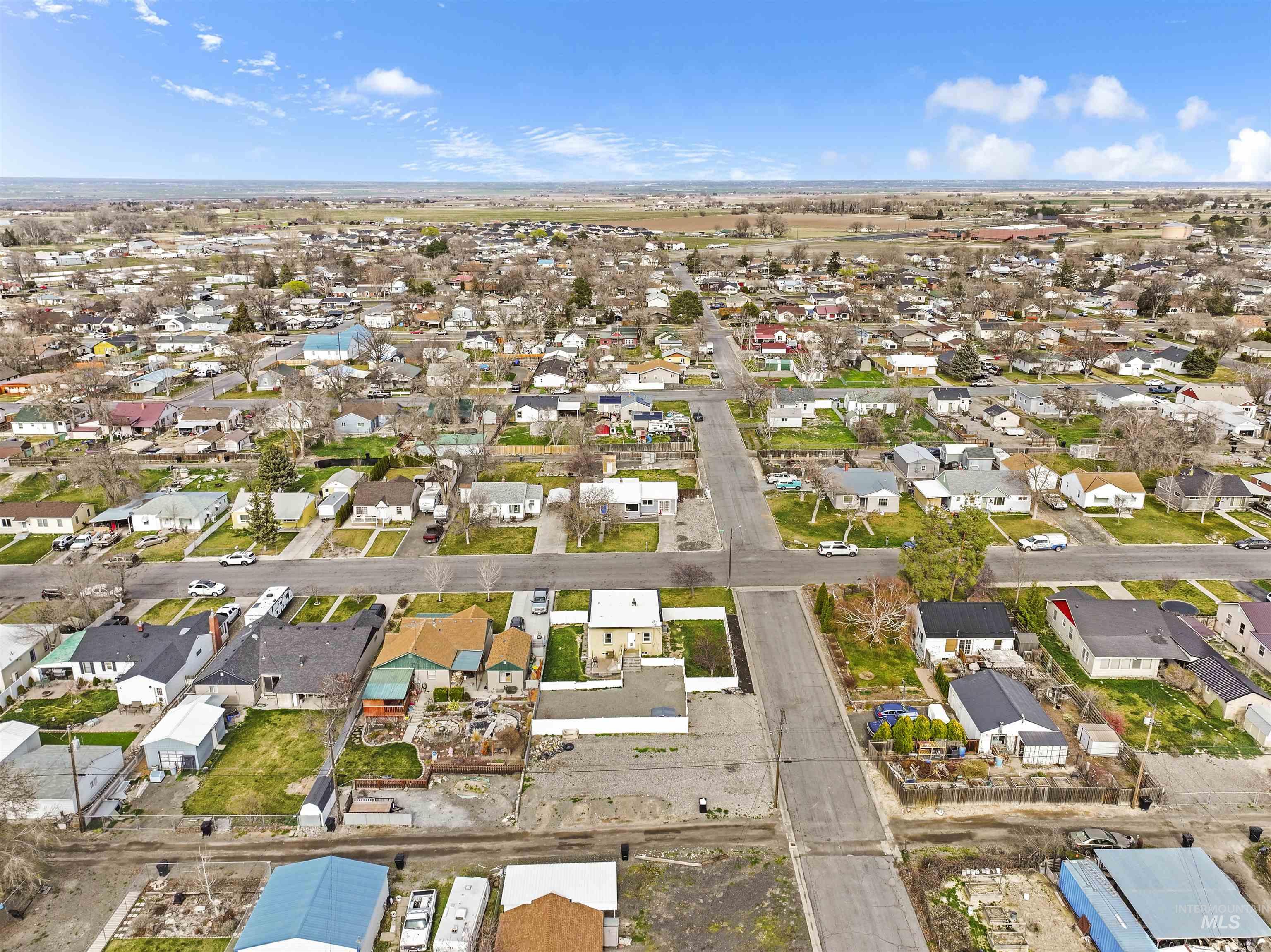 801 N 12th Ave, Buhl, Idaho 83316-1413, 2 Bedrooms, 1 Bathroom, Residential For Sale, Price $270,000,MLS 98978422