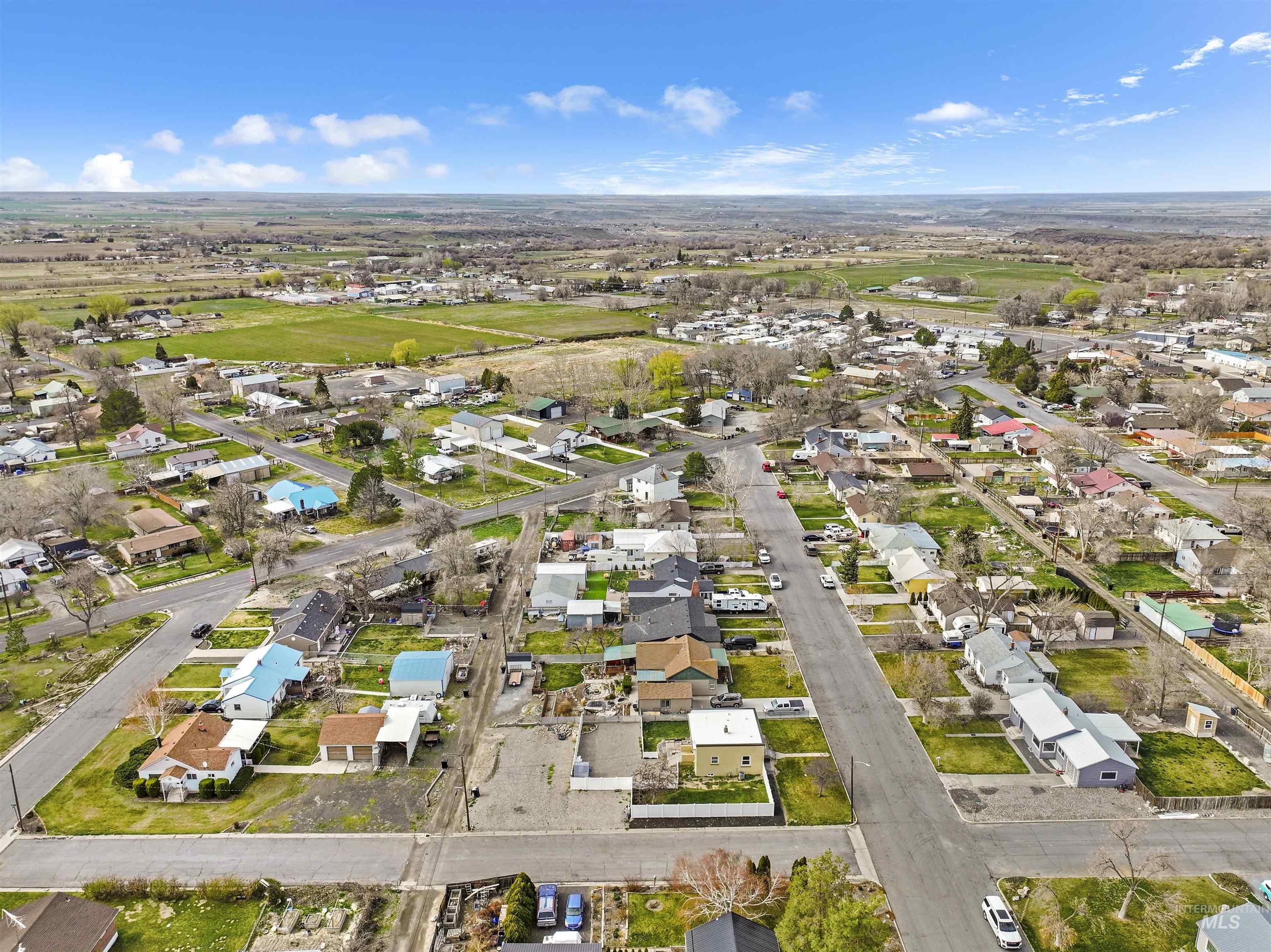 801 N 12th Ave, Buhl, Idaho 83316-1413, 2 Bedrooms, 1 Bathroom, Residential For Sale, Price $270,000,MLS 98978422