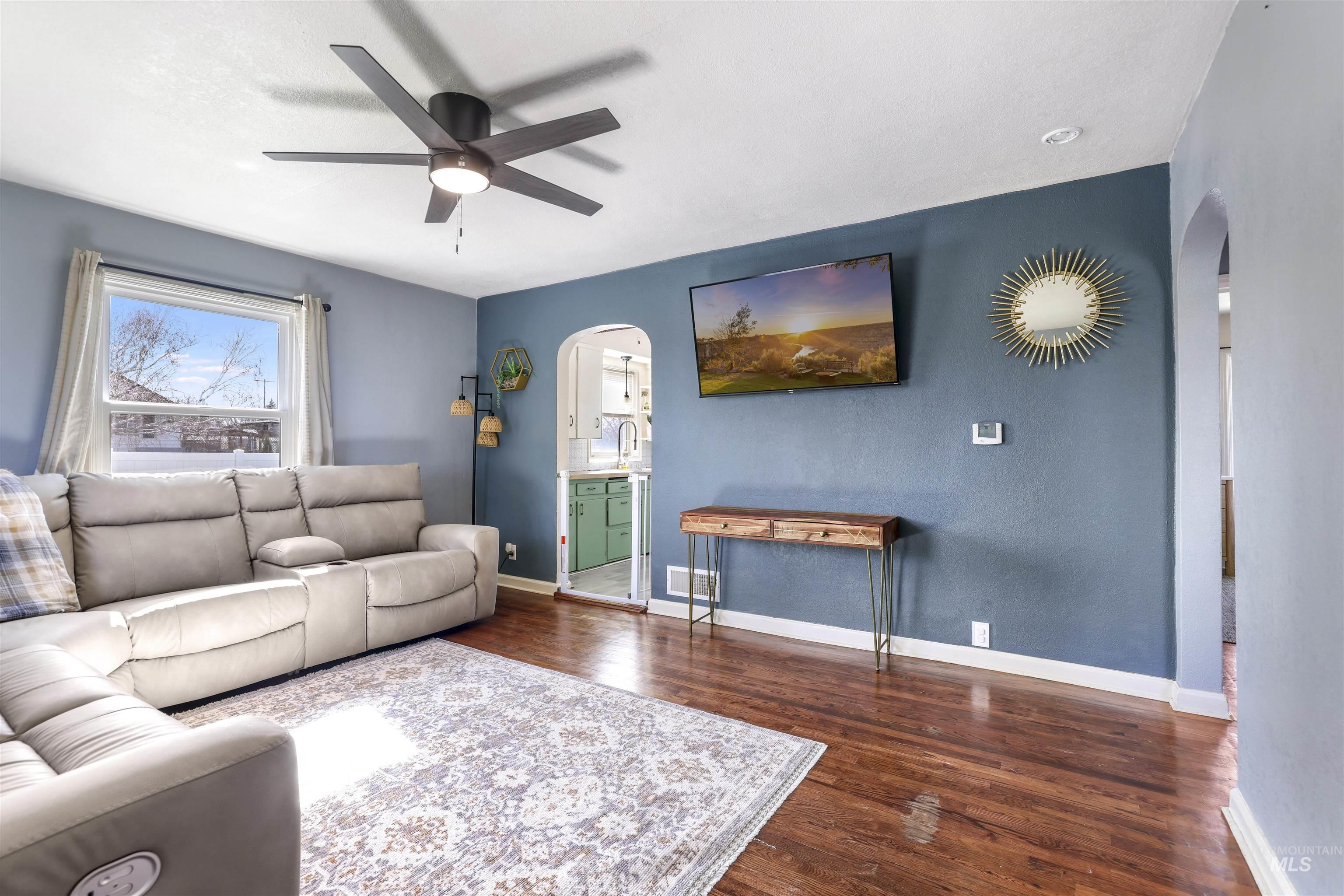 801 N 12th Ave, Buhl, Idaho 83316-1413, 2 Bedrooms, 1 Bathroom, Residential For Sale, Price $270,000,MLS 98978422