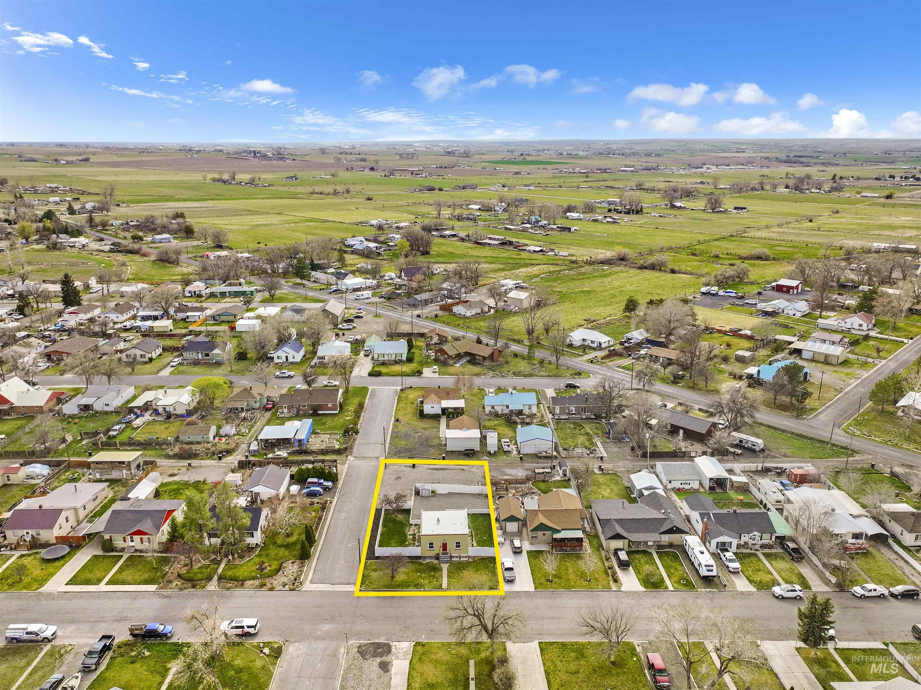 801 N 12th Ave, Buhl, Idaho 83316-1413, 2 Bedrooms, 1 Bathroom, Residential For Sale, Price $270,000,MLS 98978422