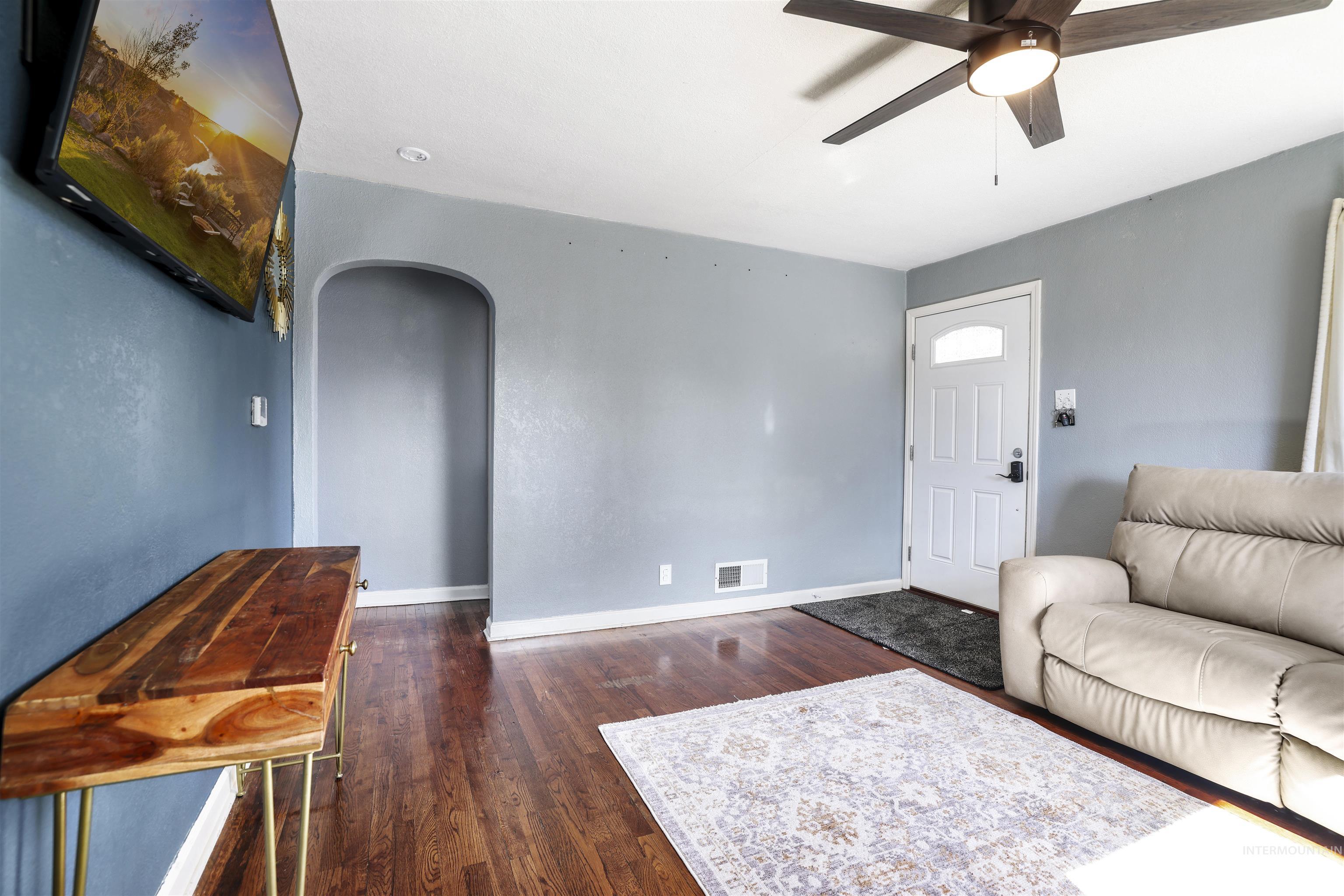 801 N 12th Ave, Buhl, Idaho 83316-1413, 2 Bedrooms, 1 Bathroom, Residential For Sale, Price $270,000,MLS 98978422