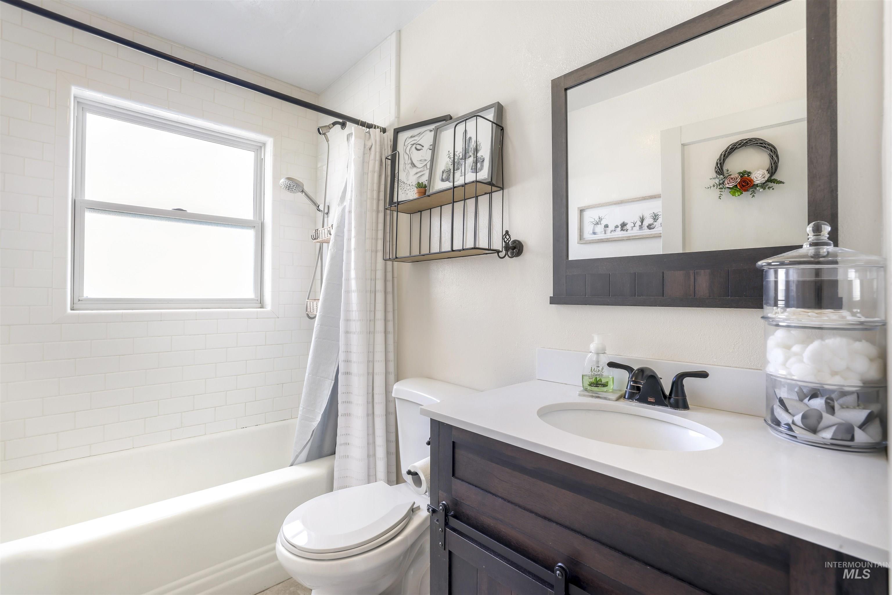 801 N 12th Ave, Buhl, Idaho 83316-1413, 2 Bedrooms, 1 Bathroom, Residential For Sale, Price $270,000,MLS 98978422