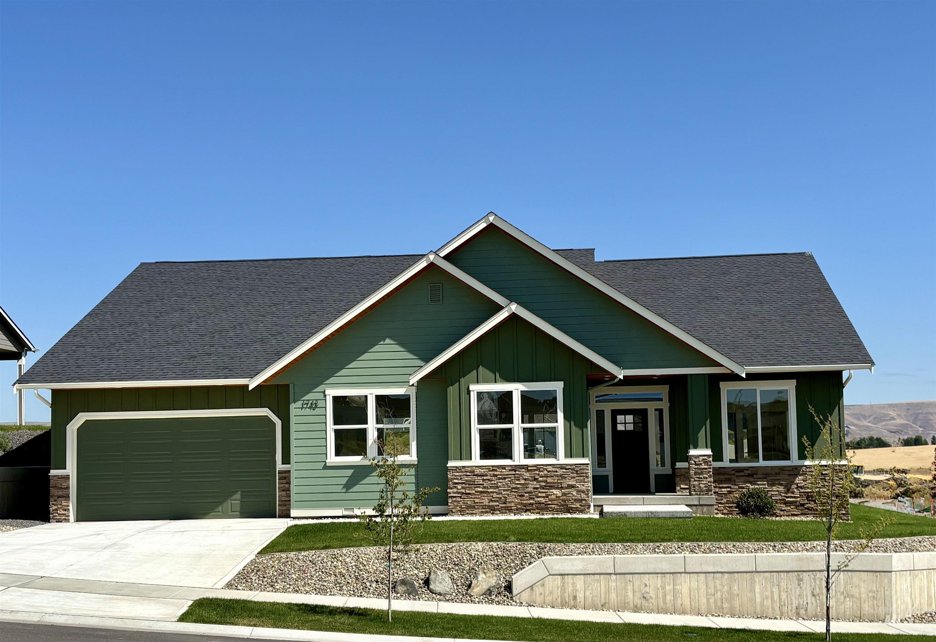 1743 Golden Hills Drive, Lewiston, Idaho 83501, 4 Bedrooms, 2.5 Bathrooms, Residential For Sale, Price $749,900,MLS 98978424