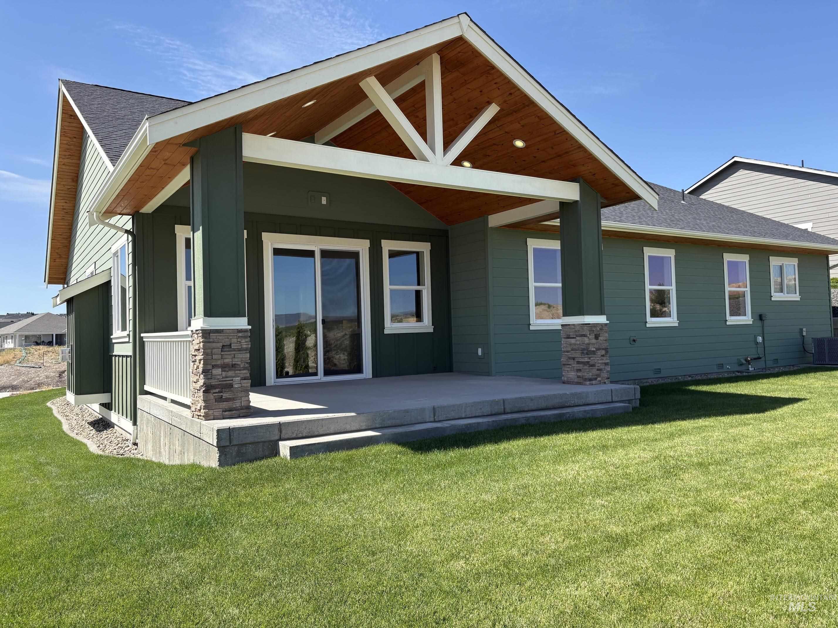 1743 Golden Hills Drive, Lewiston, Idaho 83501, 4 Bedrooms, 2.5 Bathrooms, Residential For Sale, Price $749,900,MLS 98978424